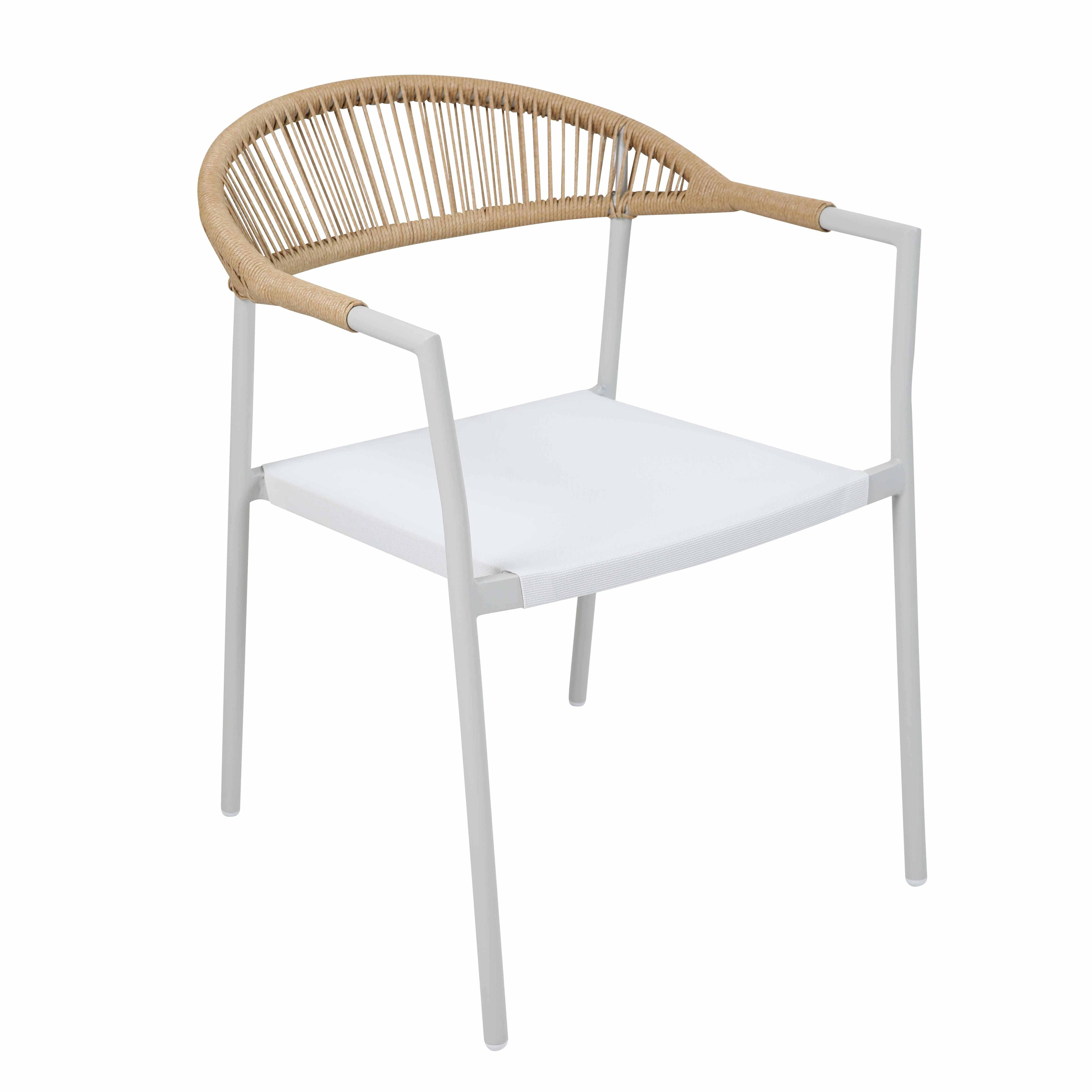 Ein moderner Stuhl mit weißem Metallgestell und weißer Sitzfläche, mit einem geflochtenen Sitz.