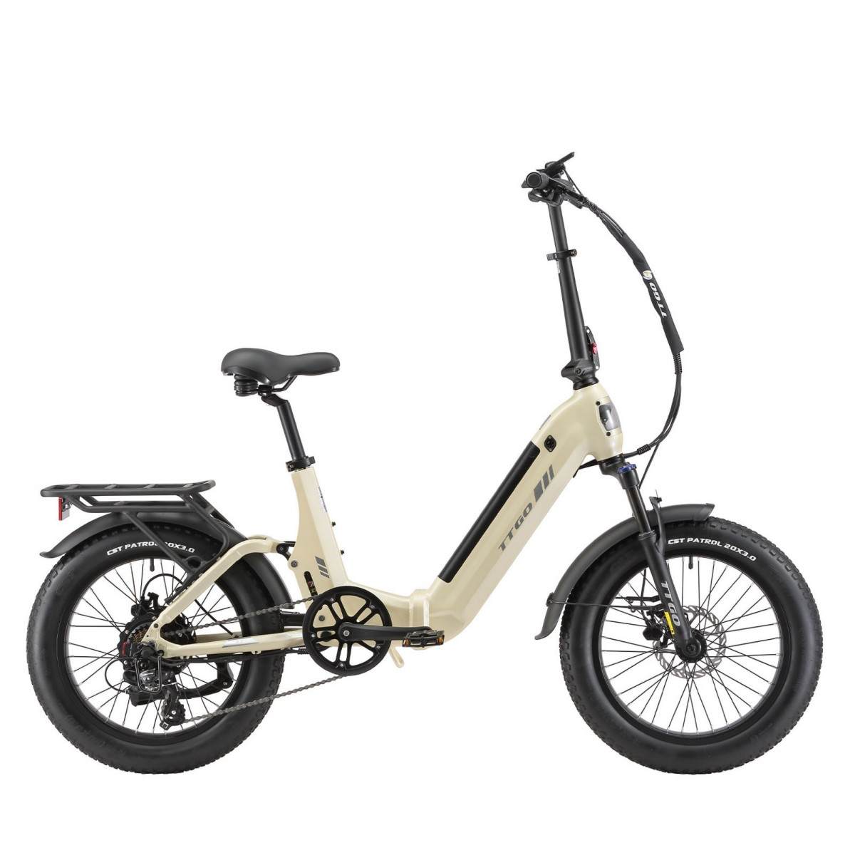 Beżowy składany rower elektryczny z grubymi oponami i bagażnikiem.