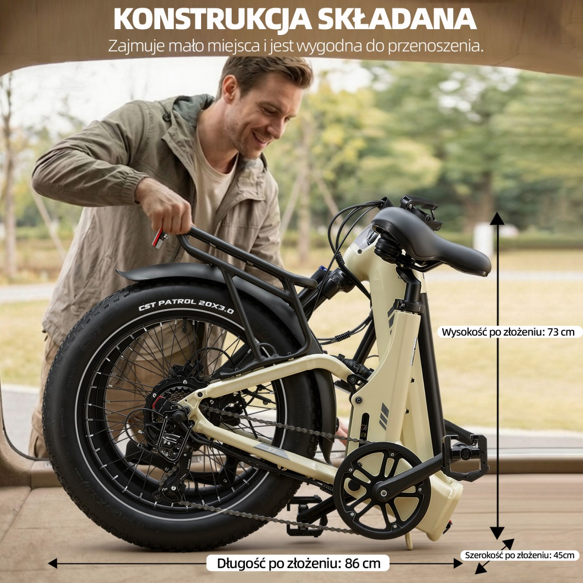 Mężczyzna składa beżowy rower. Długość 86 cm, wysokość 73 cm, szerokość 45 cm.