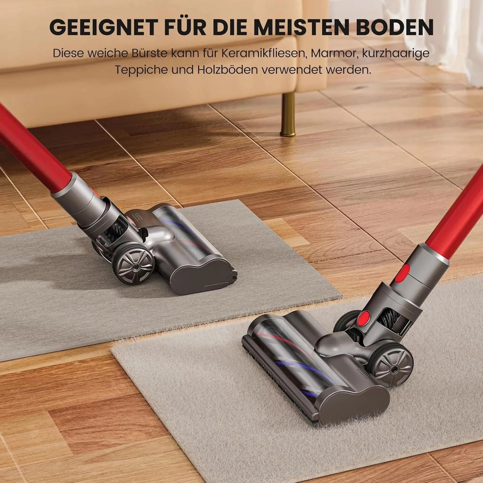Zwei Staubsaugerköpfe auf hellgrauen Teppichen vor Holzboden.