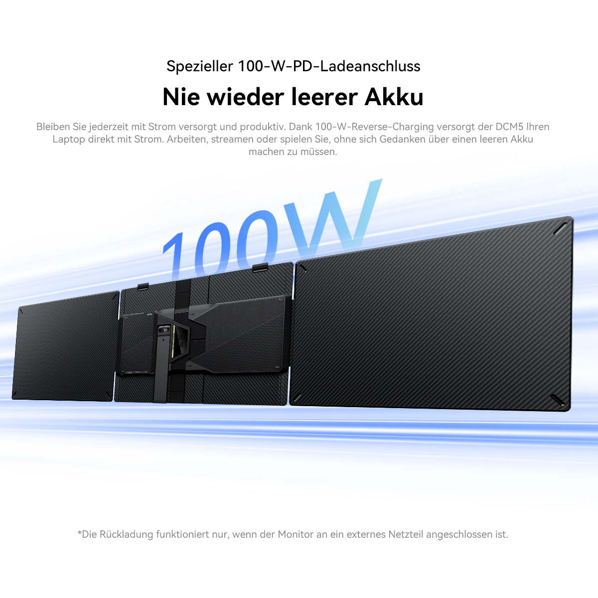 Drei schwarze Monitore mit Carbon-Muster, verbunden und laden mit 100W.