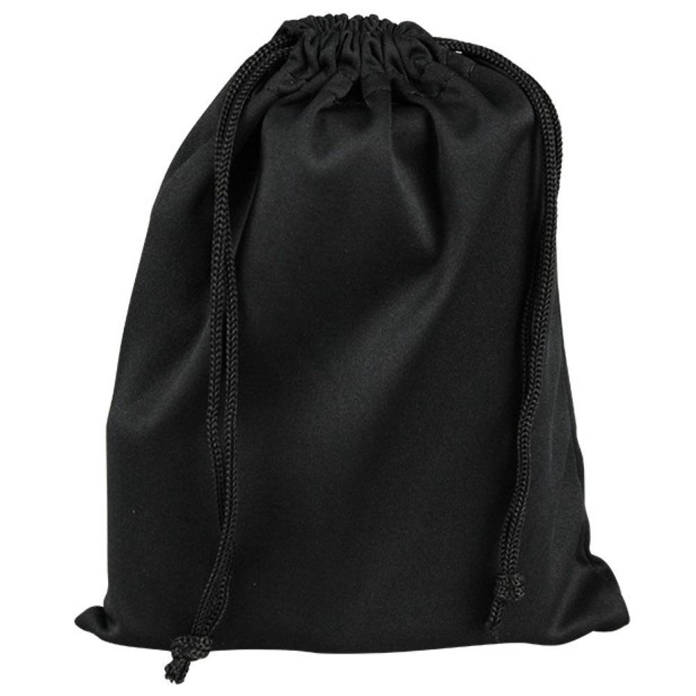 Czarna torba z tkaniny ze ściągaczem i sznurkami.