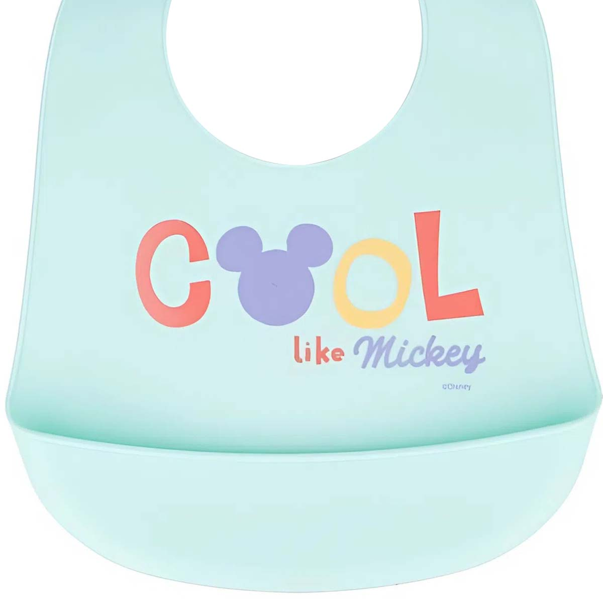 Un bavaglino verde acqua chiaro con lettere colorate che formano 'COOL like Mickey'.