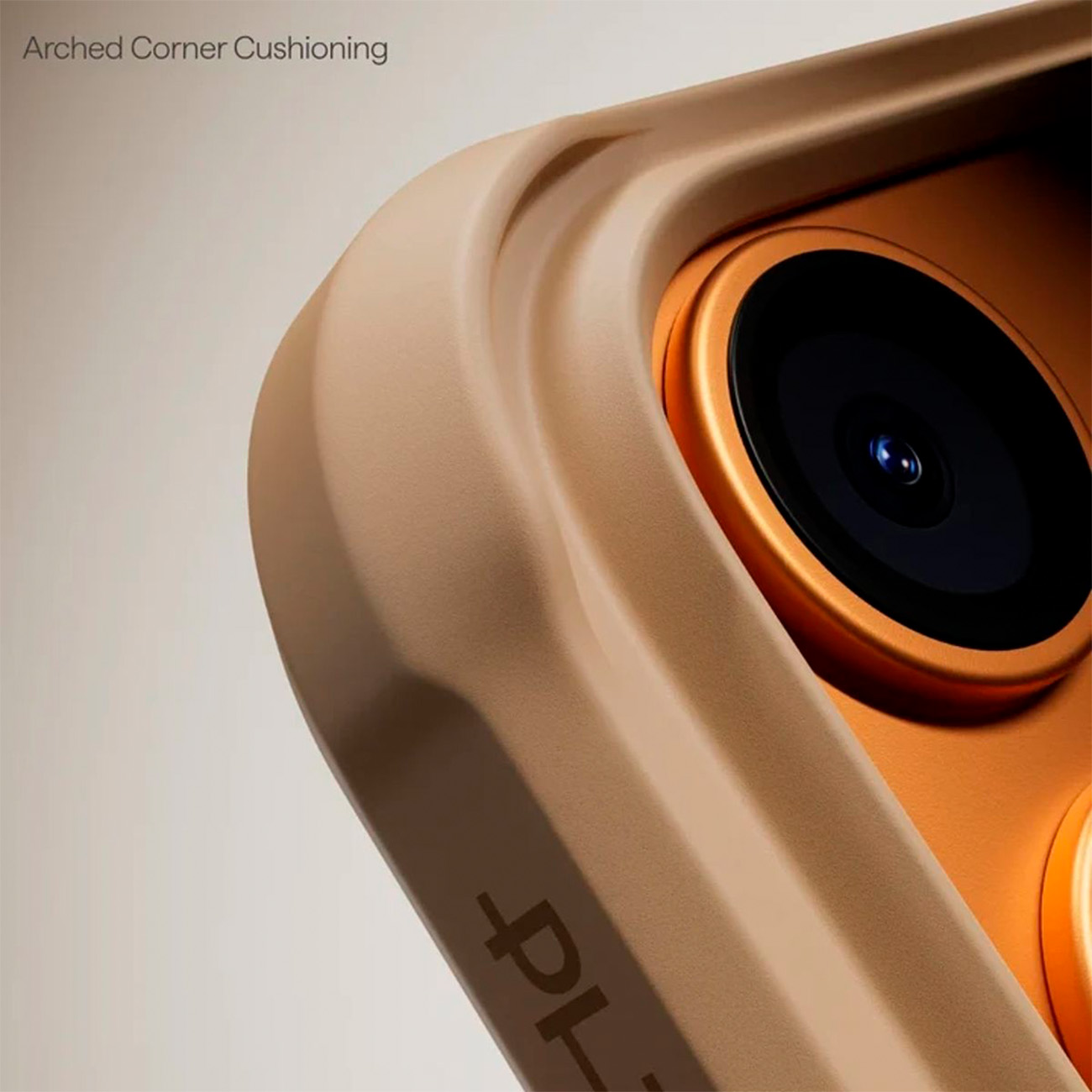 Una custodia per telefono beige con ritaglio fotocamera e scritte.