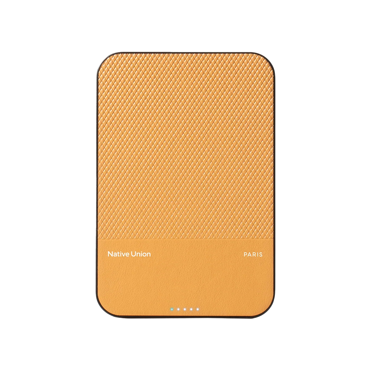 Ein orangefarbenes Native Union Powerbank mit Rautenmuster und Logo.