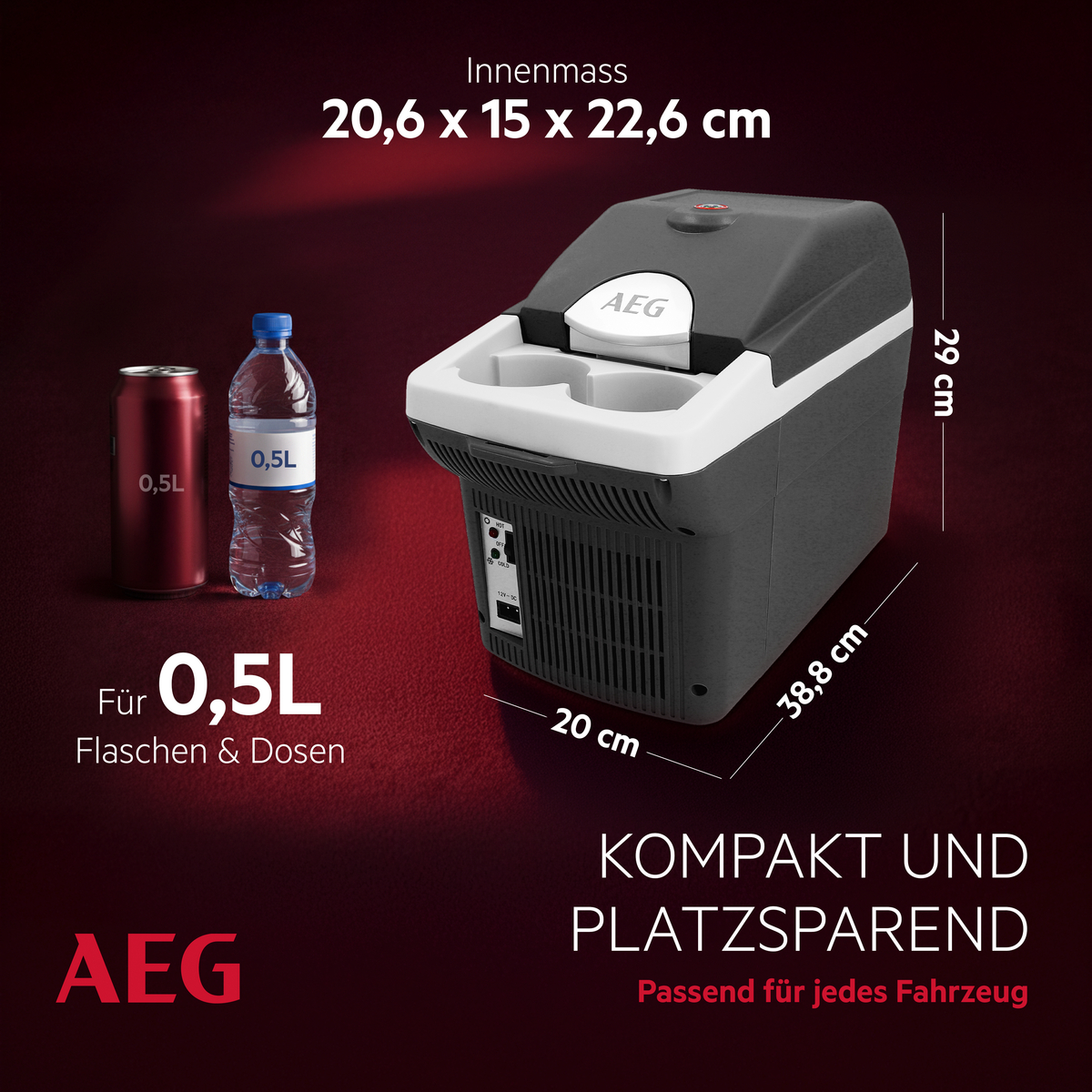 Kompakter AEG-Kühler mit 0,5L Dose, Flasche daneben. Maße angegeben.
