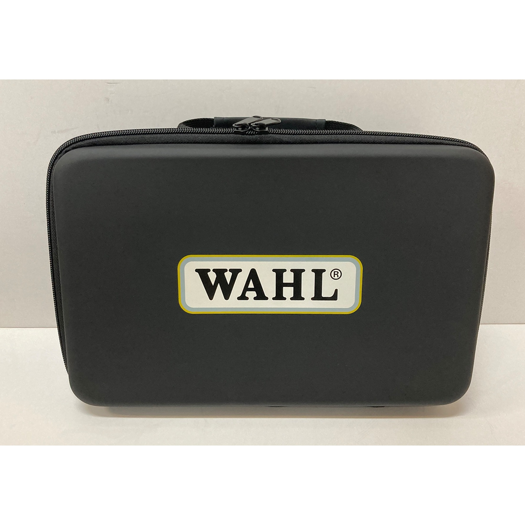 Schwarze Wahl-Tragetasche mit Reißverschluss und Logo auf weißem Hintergrund.