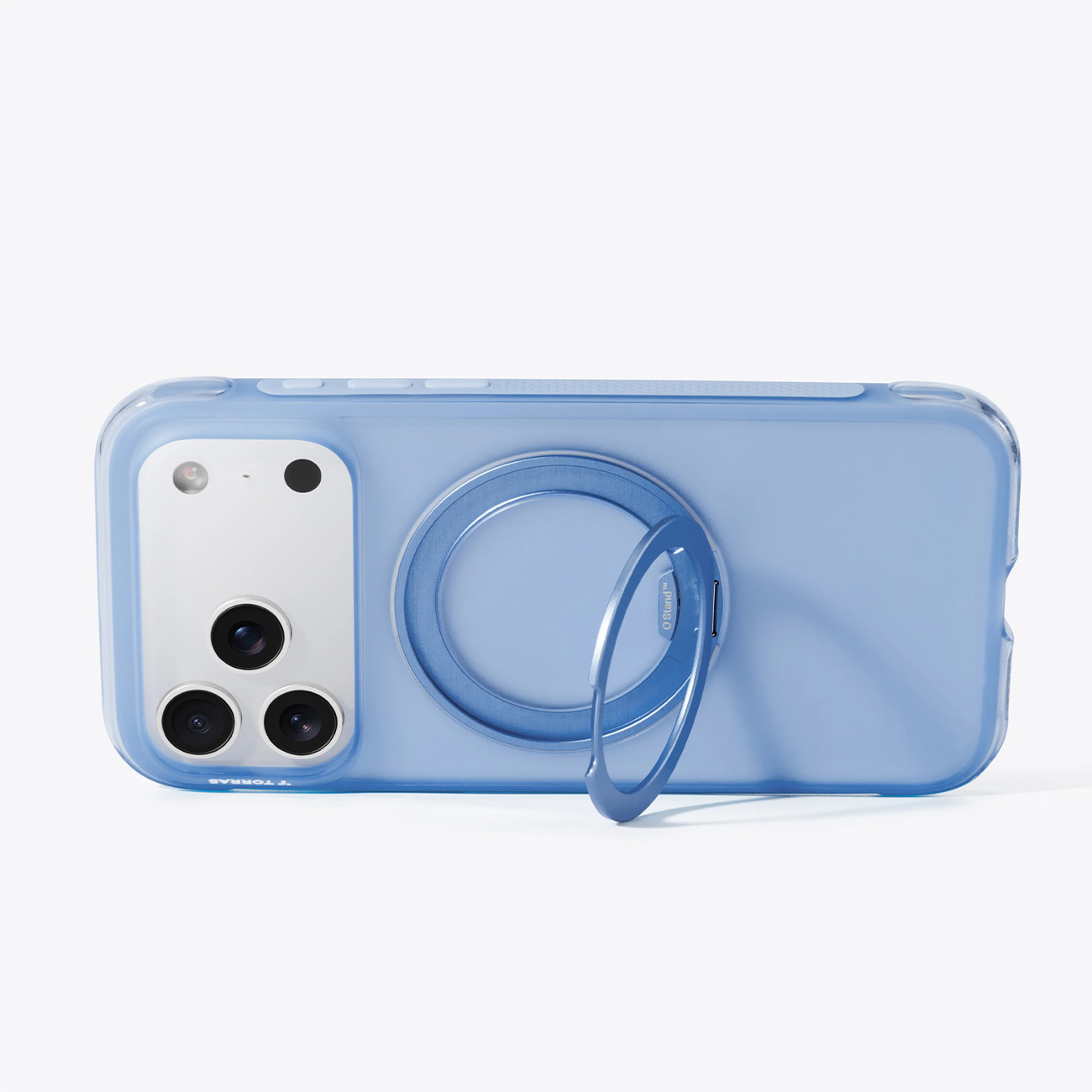 Una funda azul transparente con un soporte de anillo en un teléfono.