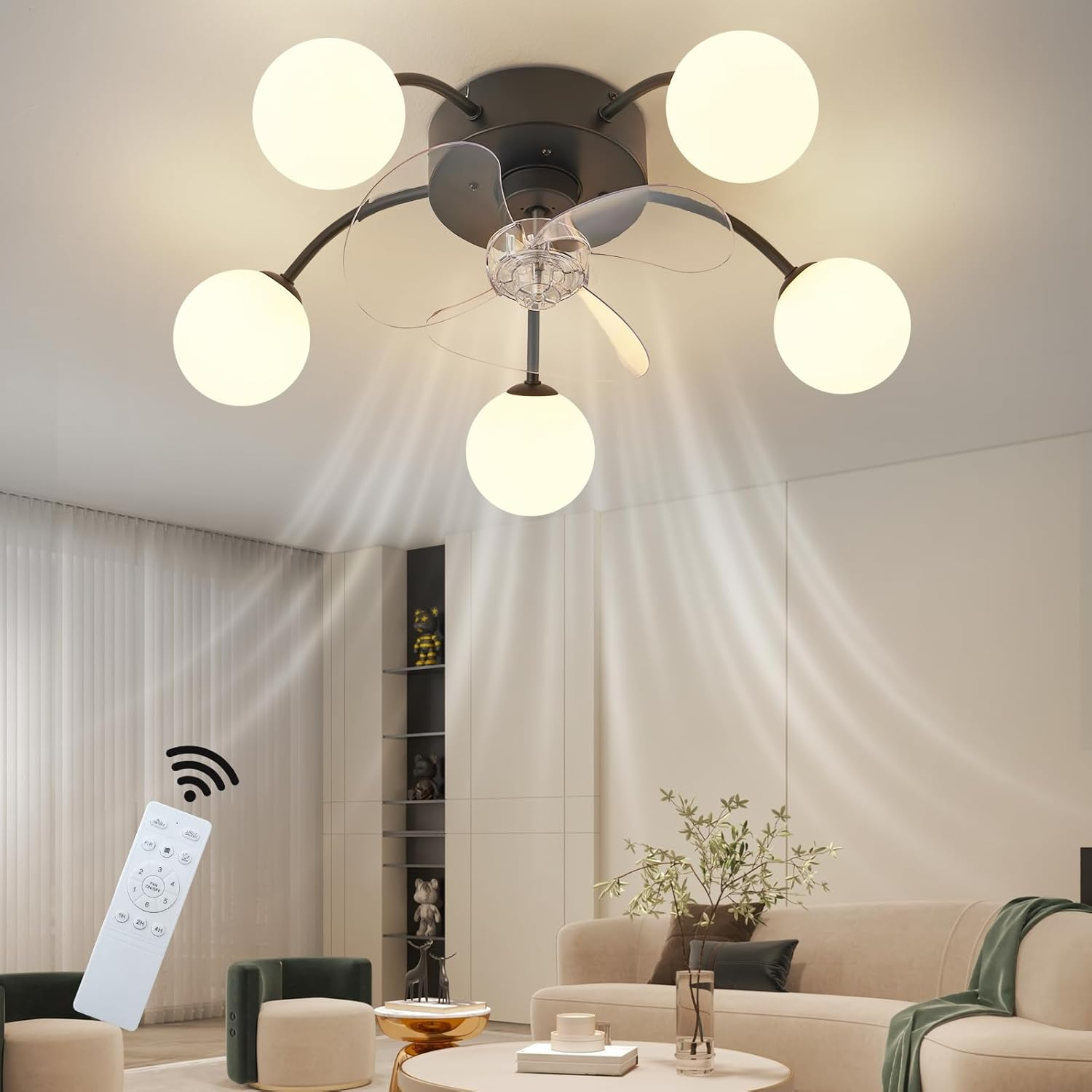 Una lampada da soffitto con cinque luci a globo e ventola integrata.