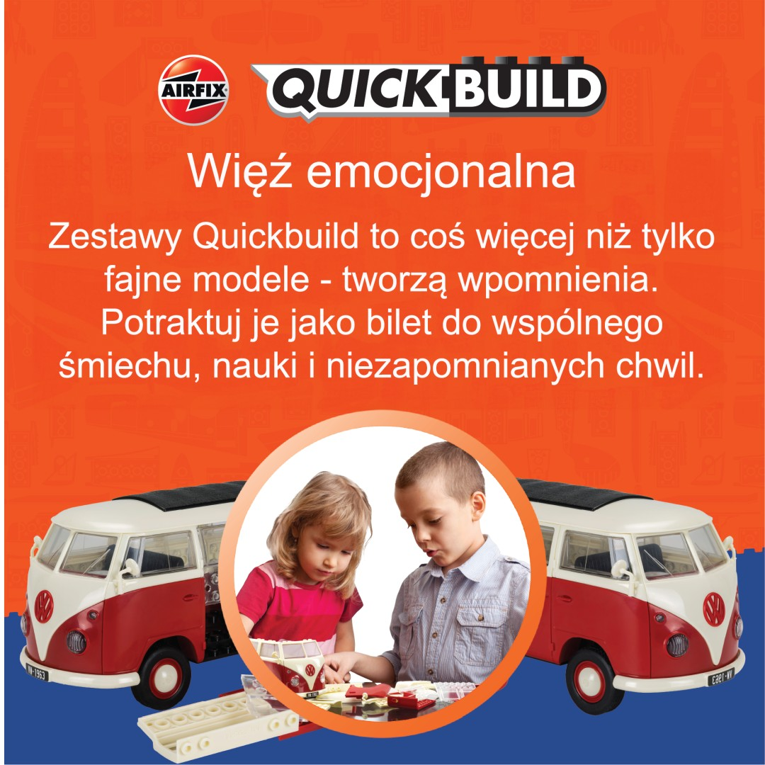 Dzieci budują model samochodu. Airfix Quick Build.