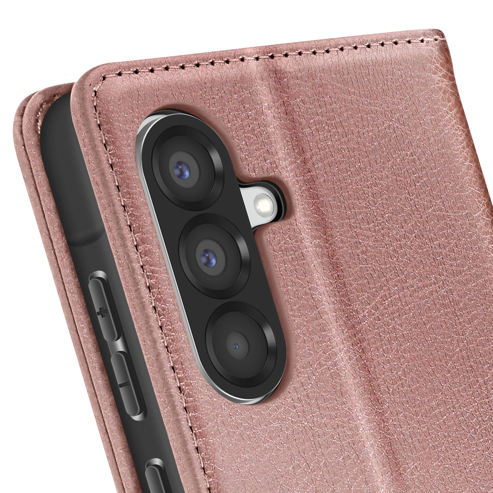 Primer plano de una funda de teléfono rosa dorado con lentes de cámara y botones.