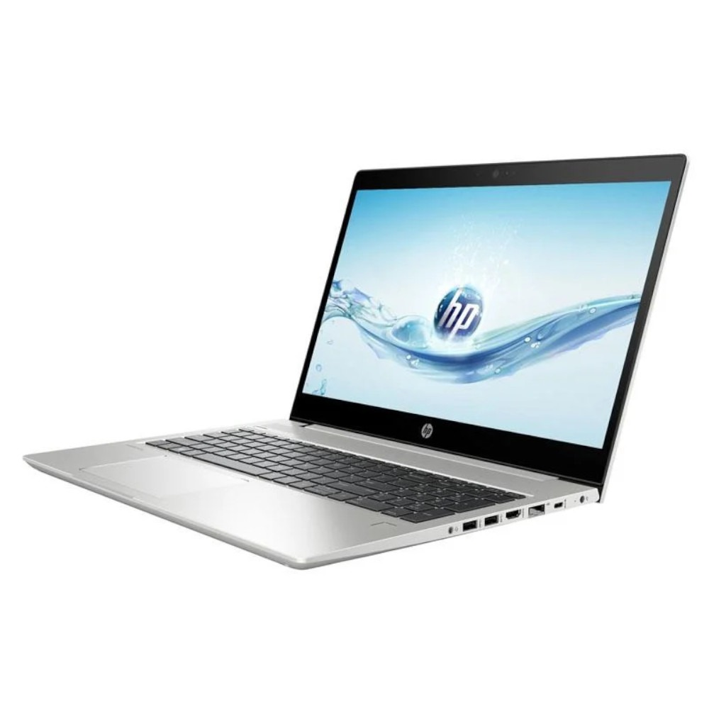 Un ordinateur portable HP argenté avec un fond bleu ondulé et le logo HP.
