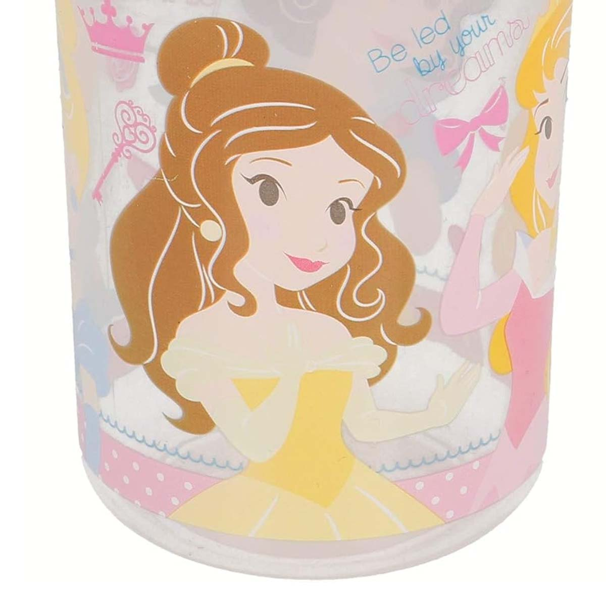 Un bicchiere con principesse Disney, tra cui Belle e Aurora.