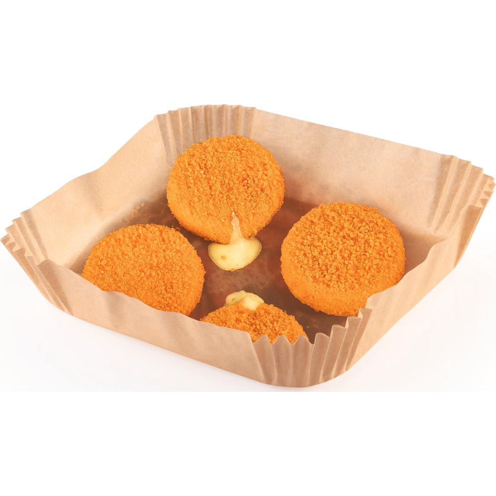 Vier goldbraune, panierte Krokketten in einer braunen Papierschale, geschmolzener Käse tritt aus.