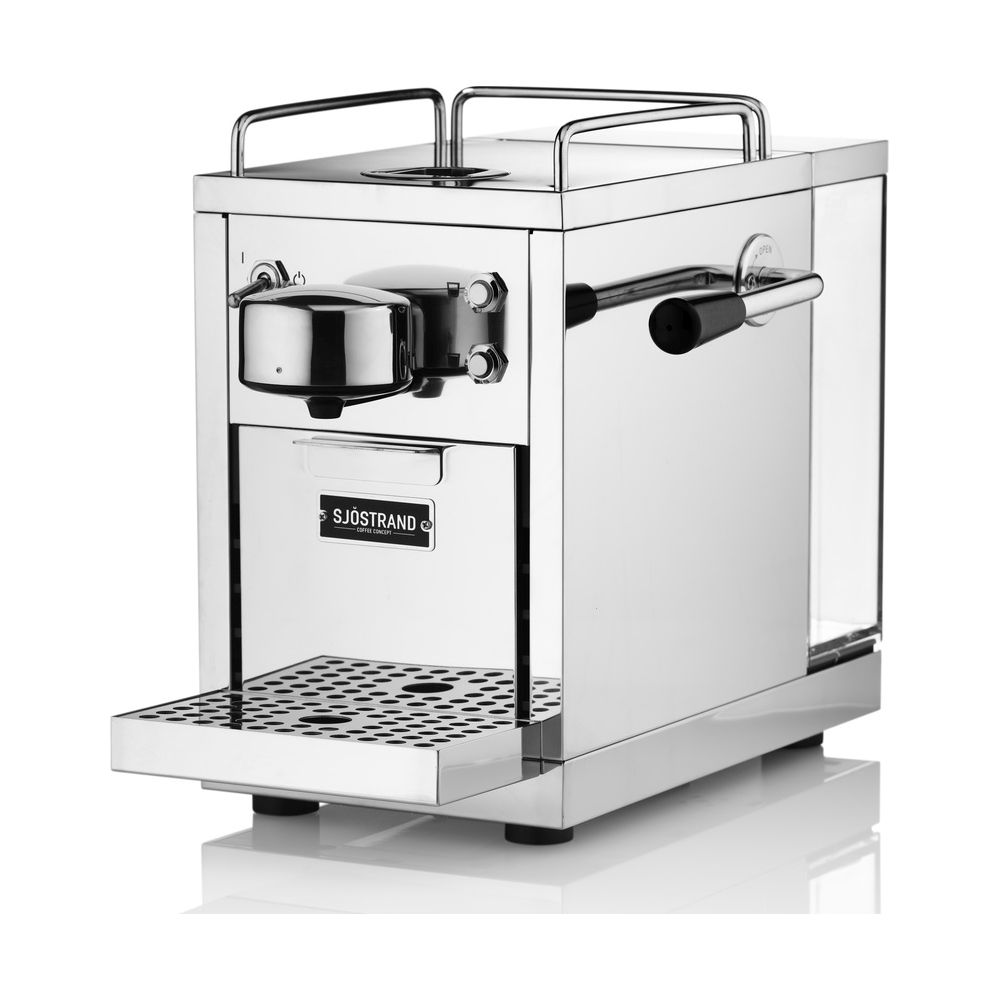 Eine glänzende Chrom-Espressomaschine mit einem Tropfblech und einem Wasserbehälter.