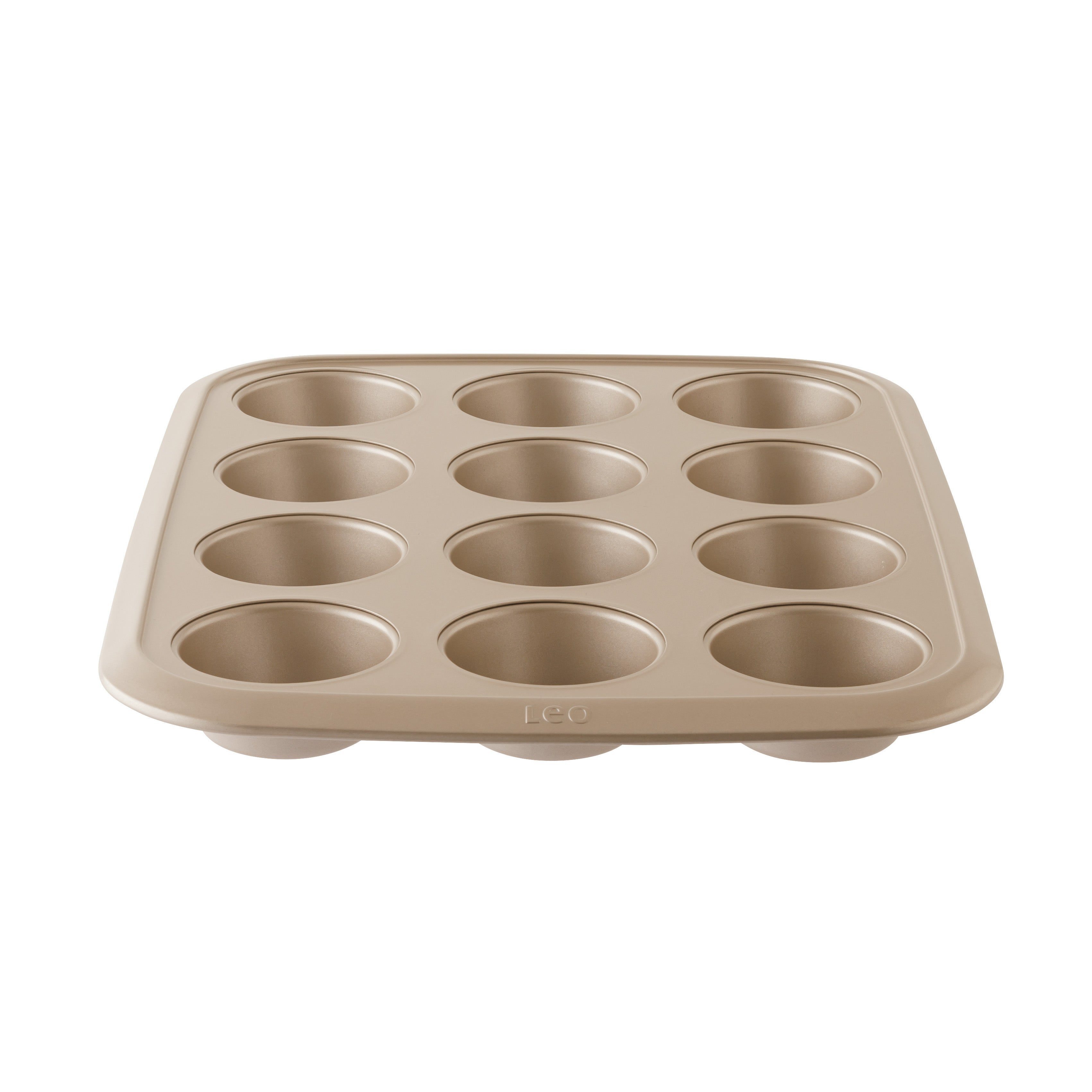 Eine goldfarbene 12er Muffinform aus Metall mit runden Mulden.