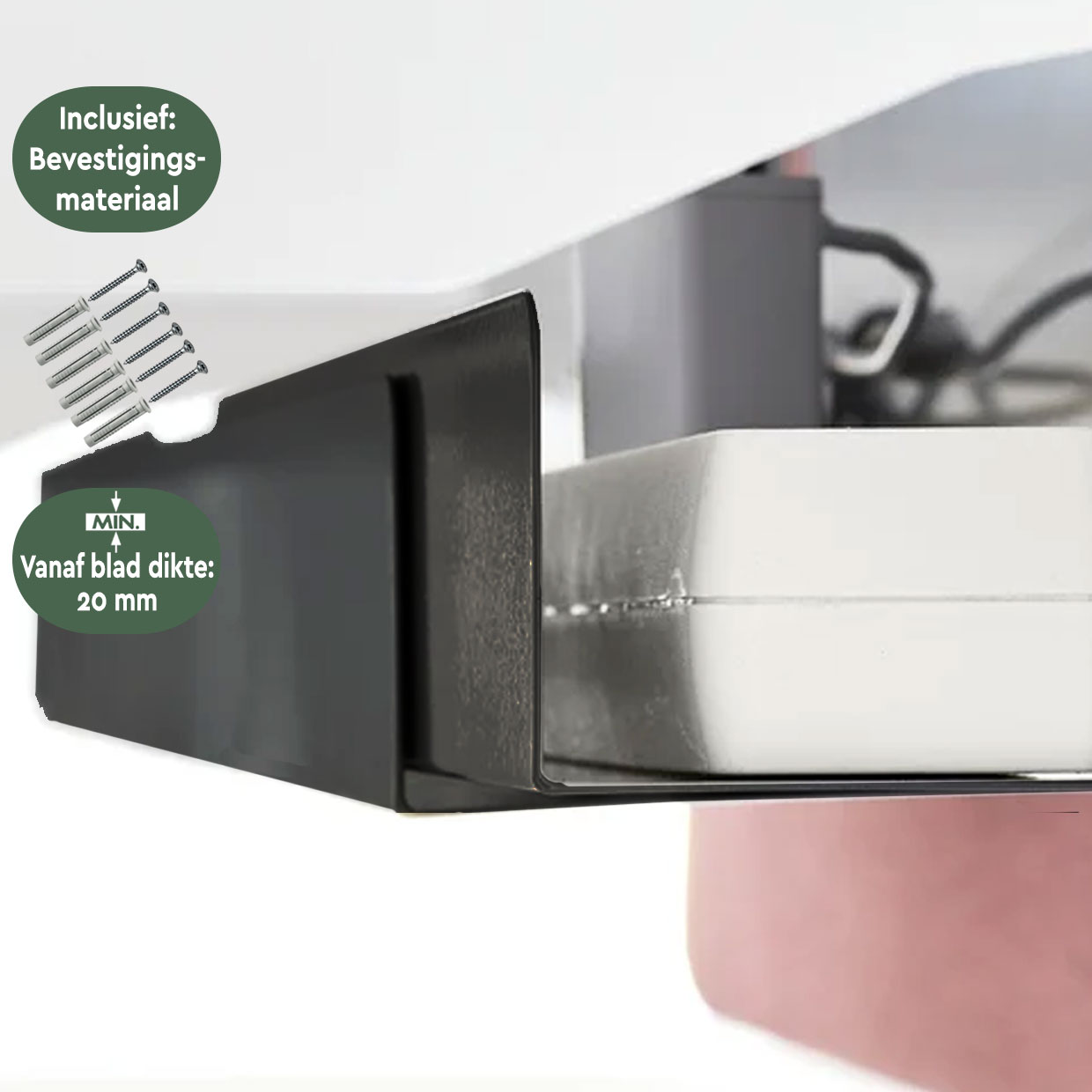 Zwart profiel met schroeven en pluggen, min. blad dikte 20 mm.