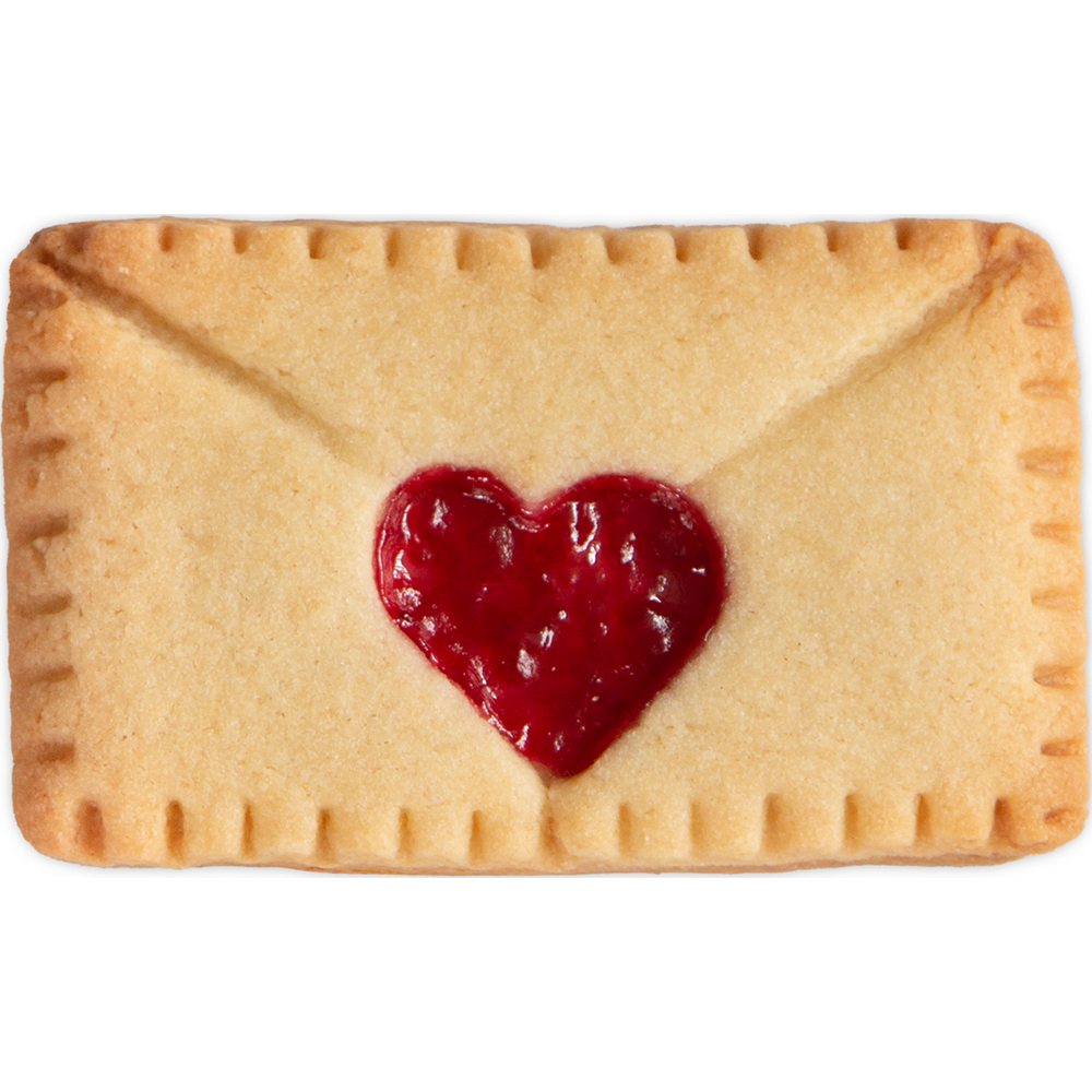 Un biscuit rectangulaire avec une garniture de confiture rouge en forme de cœur.