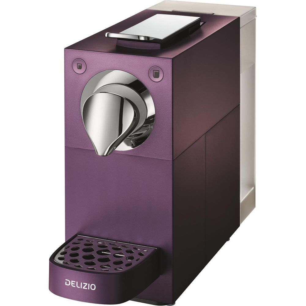 Lila Kaffeemaschine mit silbernem Auslauf und Abtropfschale.