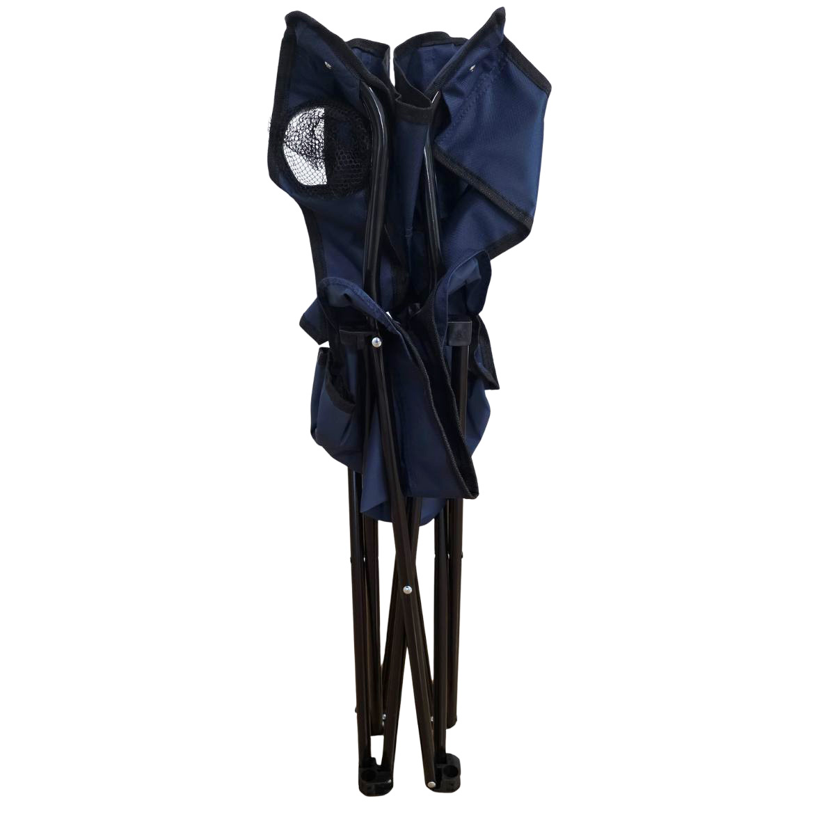 Una silla de camping azul marino plegada con marco de metal negro.