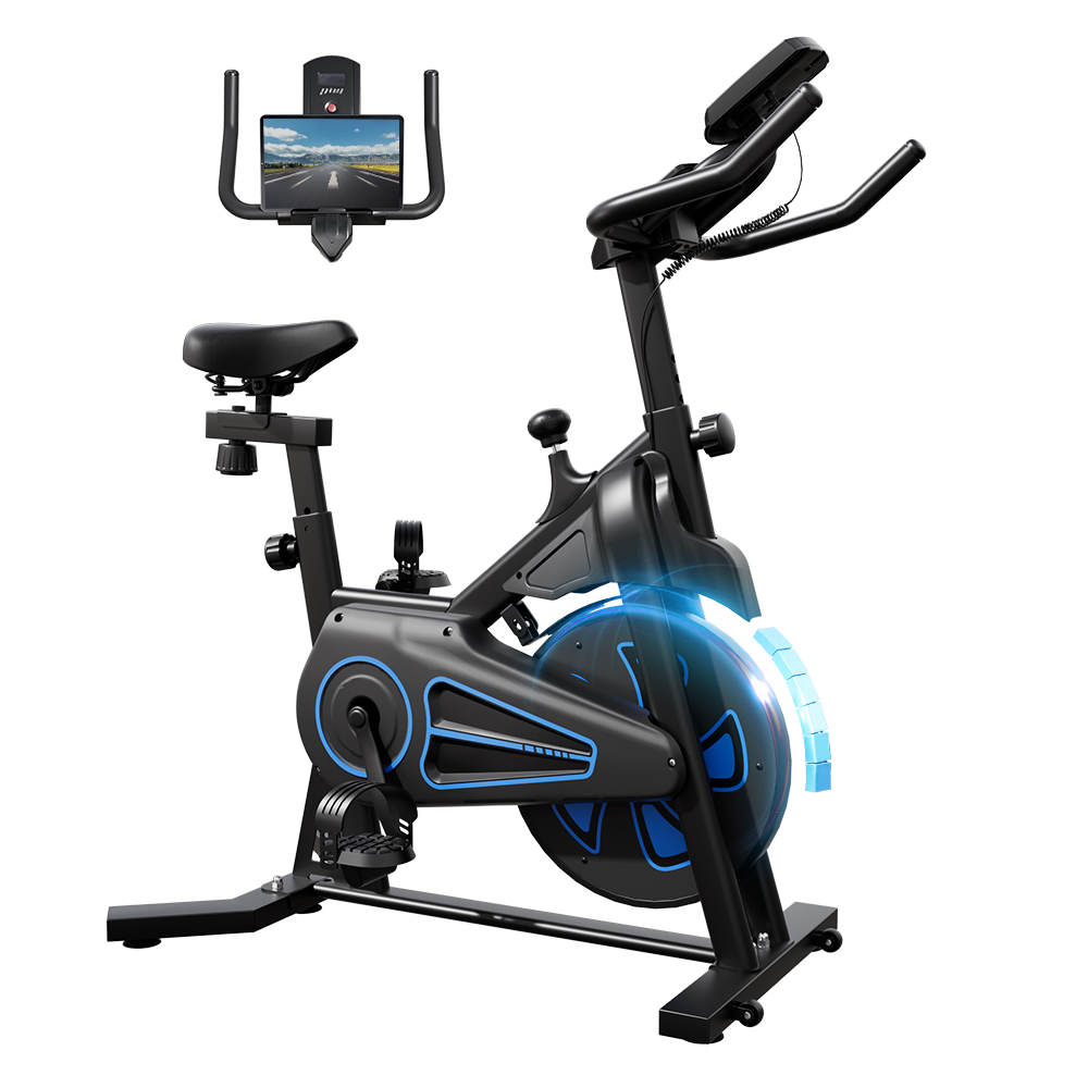 Cyclette nera con accenti blu e supporto per tablet che mostra una strada.