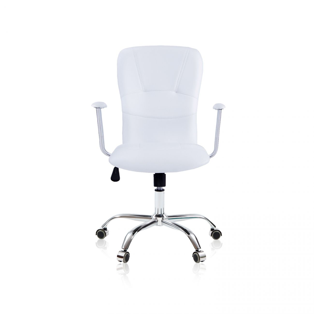 Una silla de oficina blanca con detalles cromados y ruedas.