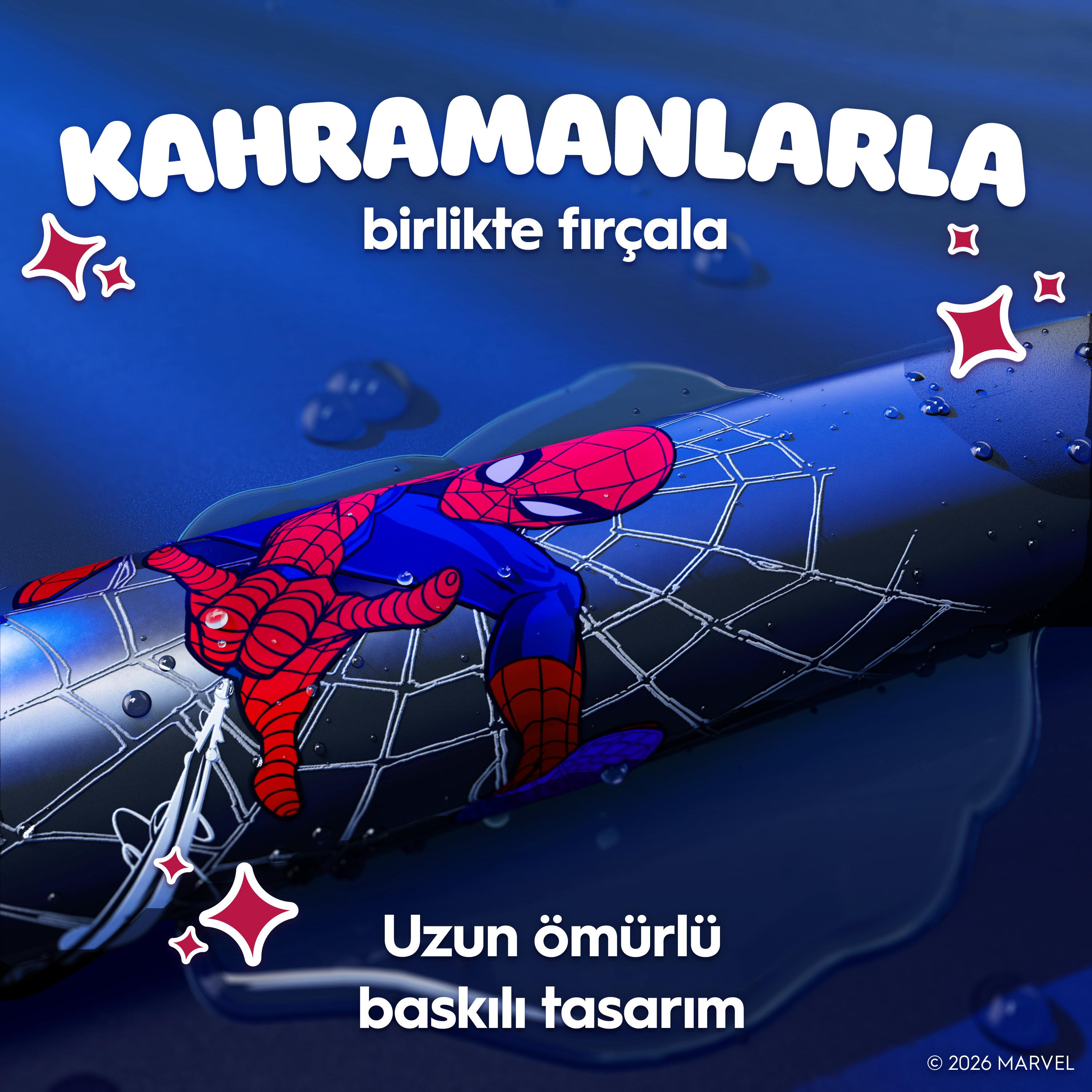 Spiderman su damlaları ve yıldızlarla dolu mavi bir objenin üzerinde.