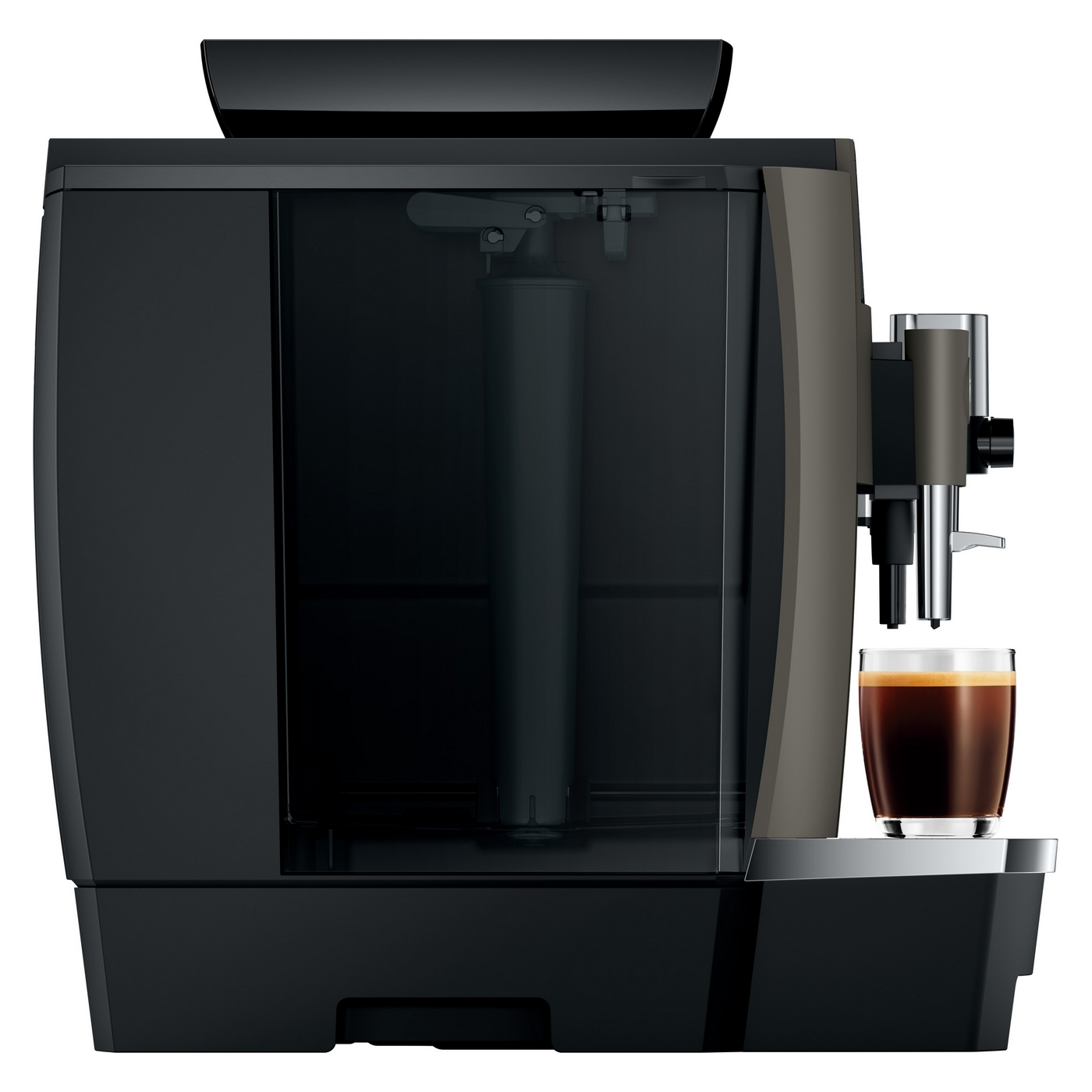 Una macchina da caffè nera con un bicchiere di espresso sulla vaschetta raccogligocce.