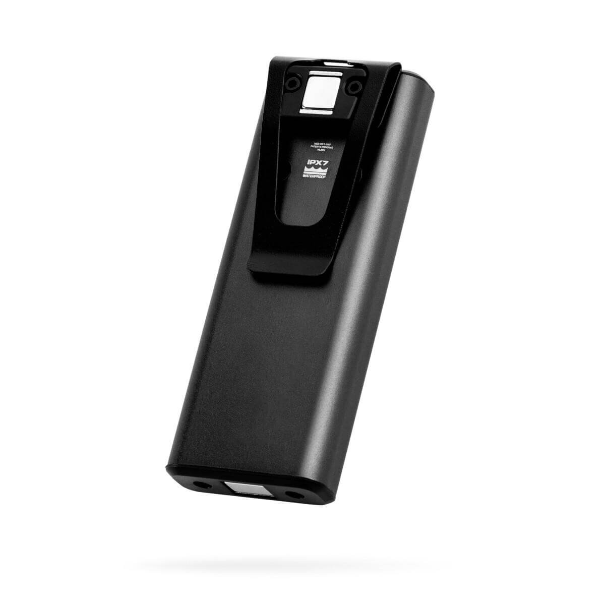 Appareil rectangulaire noir avec marquage étanche IPX7 et clip.