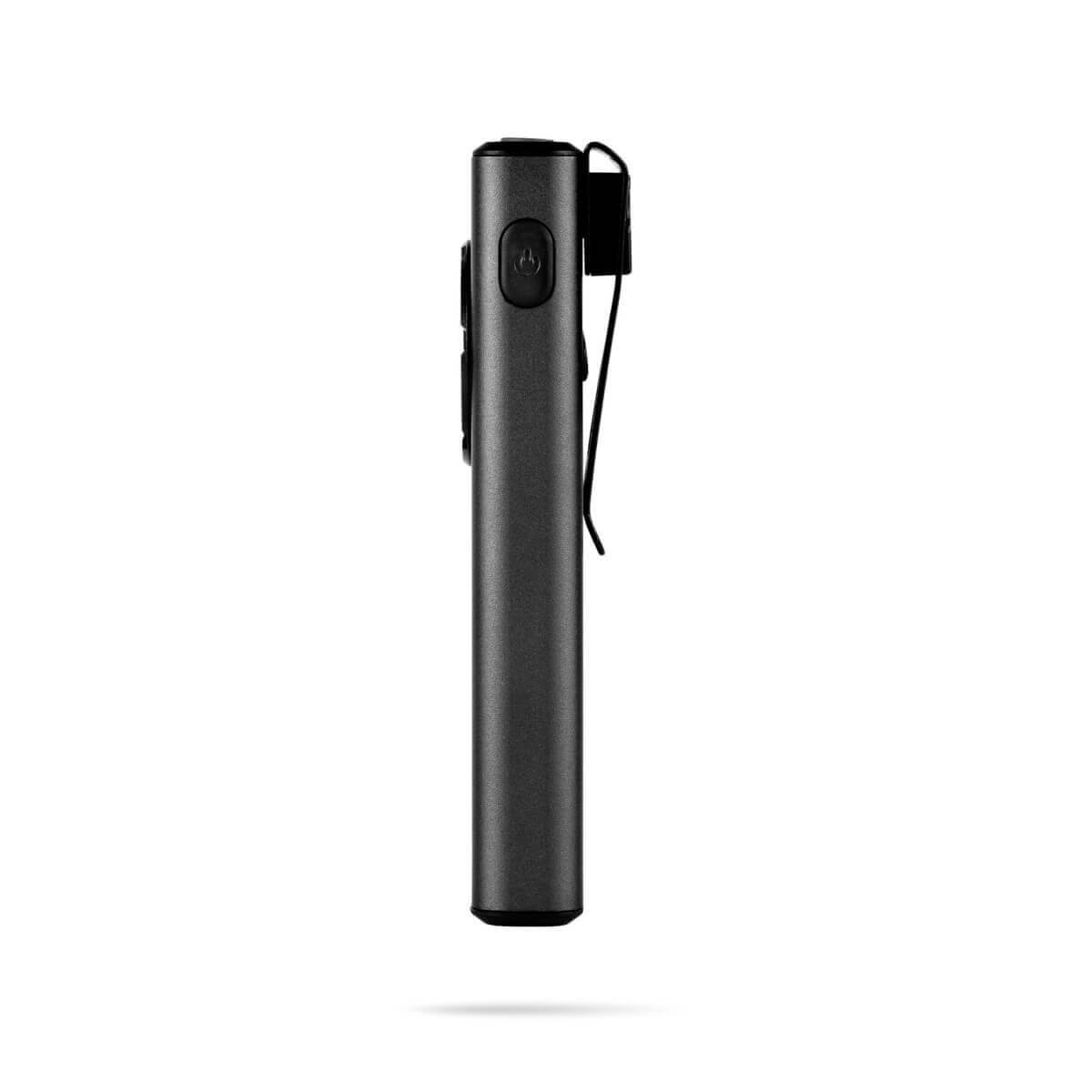 Bâton gris avec clip noir et bouton d'alimentation.
