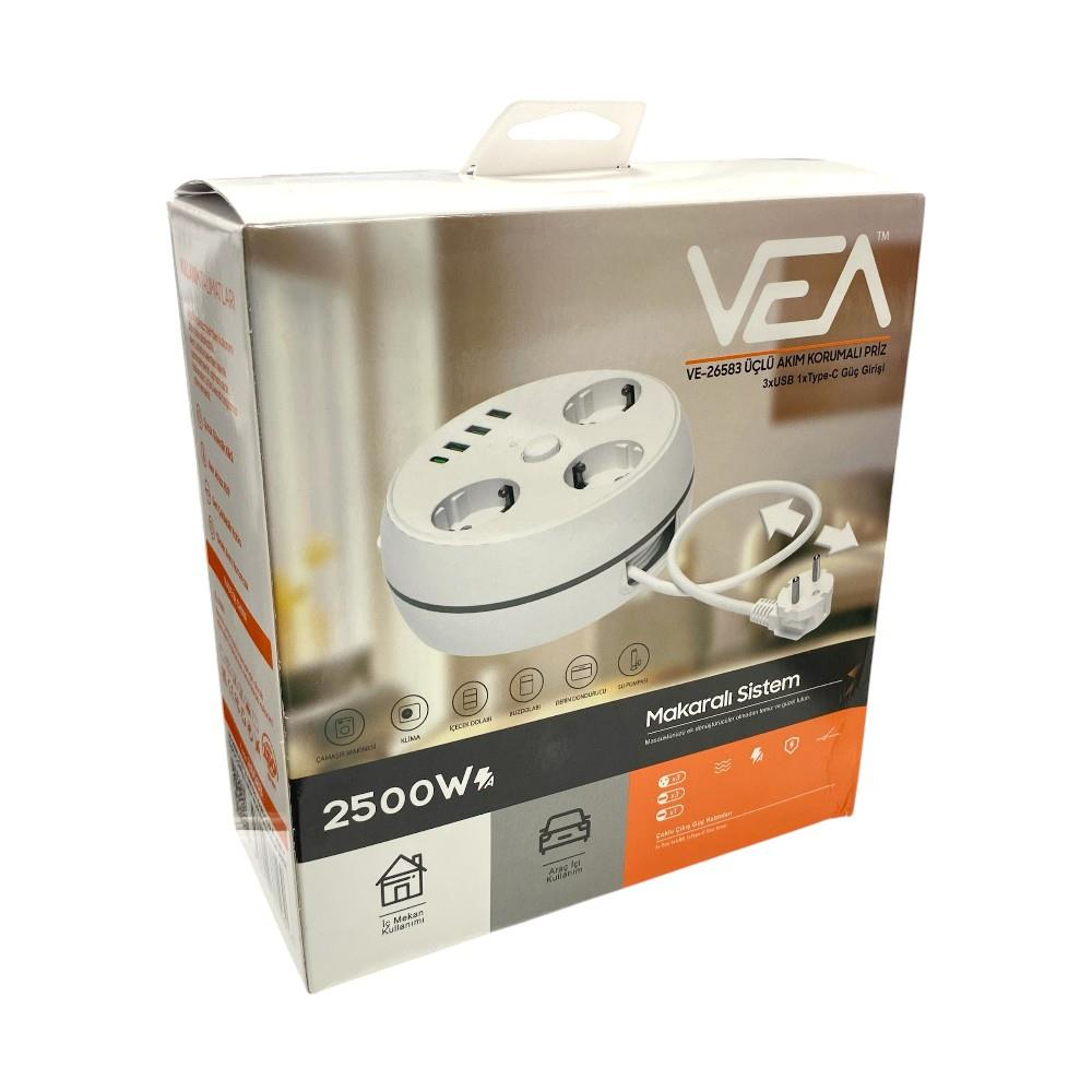 3 prizli ve 3 USB'li beyaz uzatma kablosu, 2500W.