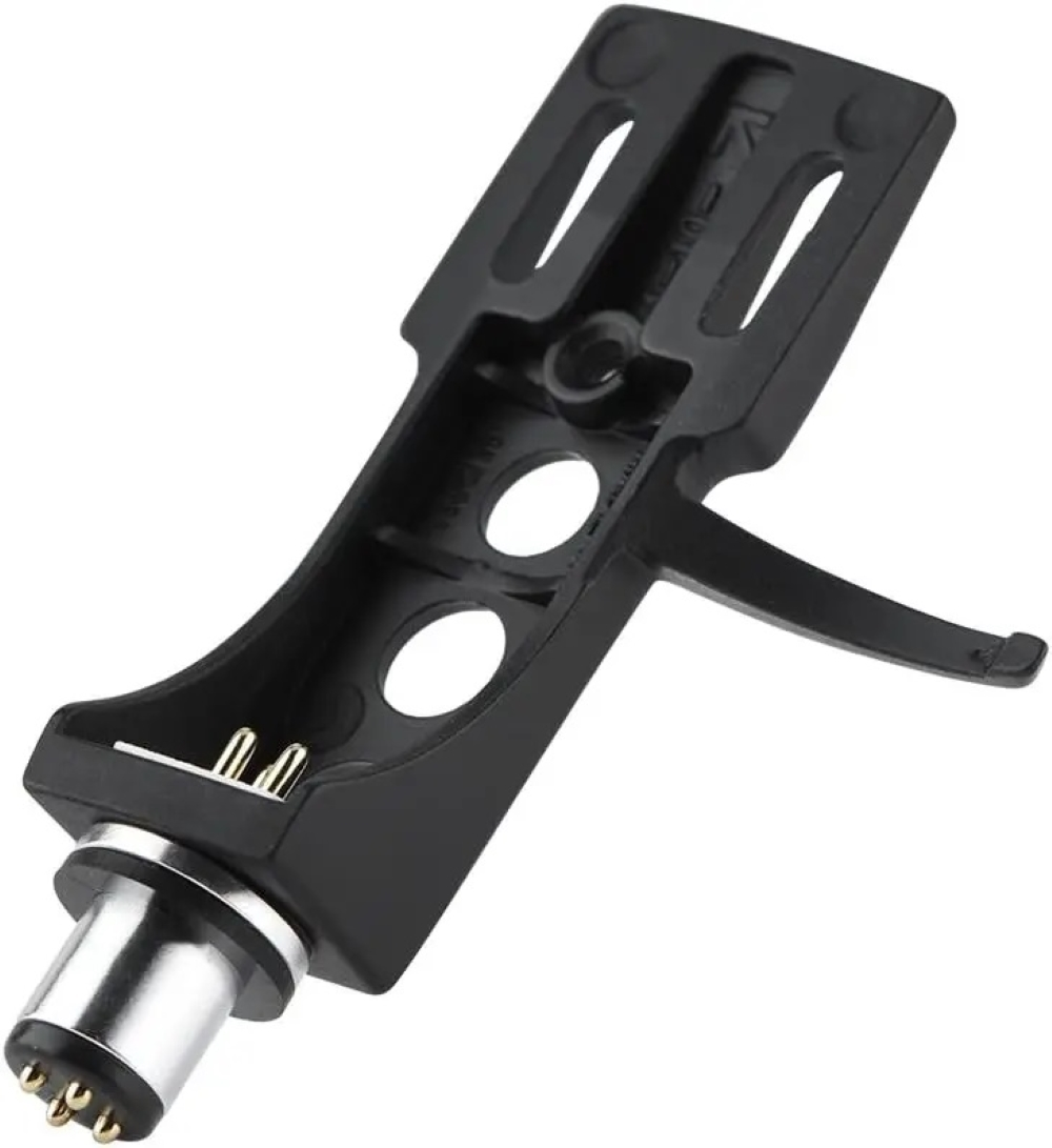 Czarny wkład gramofonowy z metalową podstawą i pinami na białym tle.