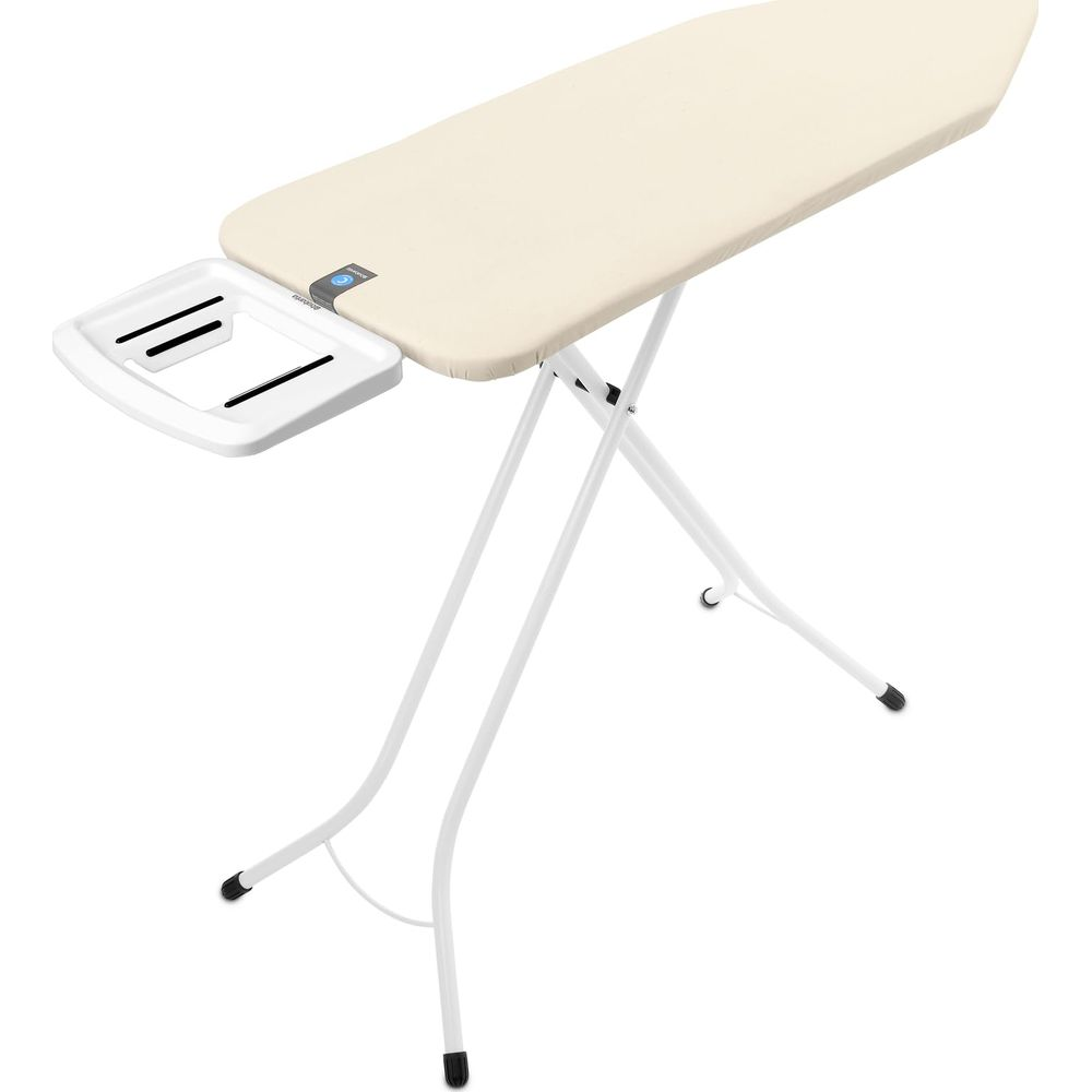 Table à repasser beige avec cadre blanc et plateau.