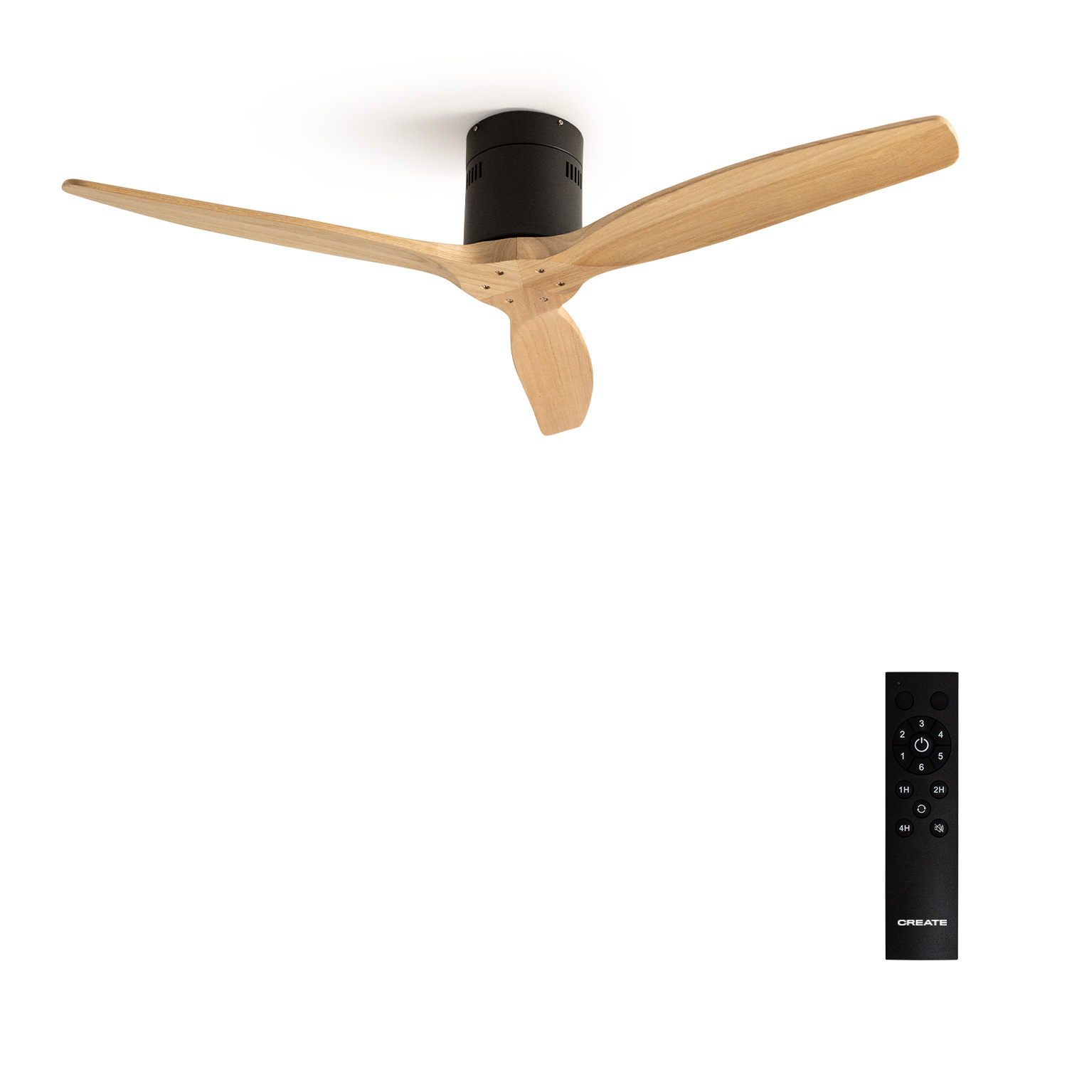 Un ventilador de techo con tres aspas de madera y un mando a distancia negro.