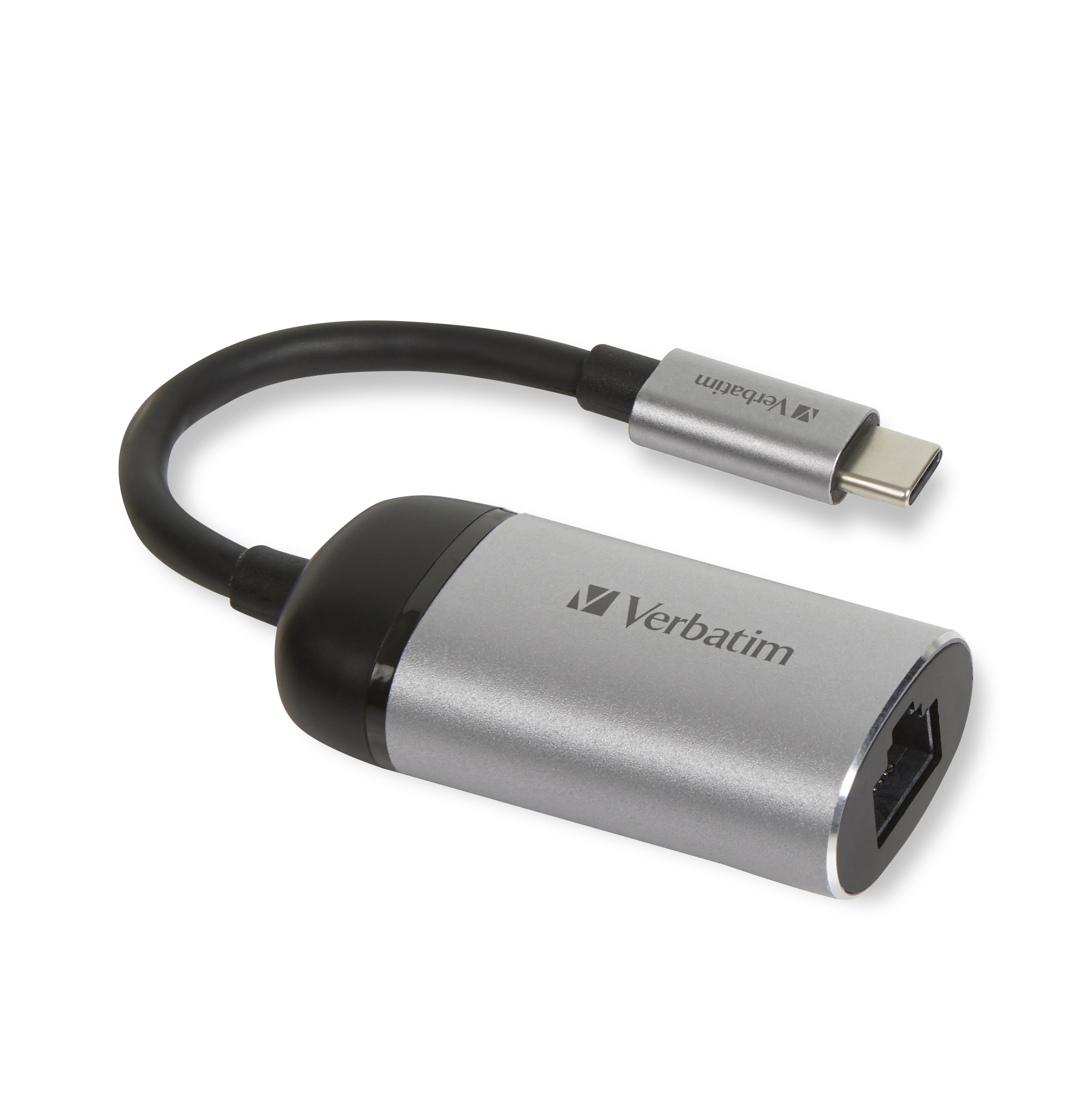 Ein silberner USB-C-zu-Ethernet-Adapter mit schwarzem Kabel.