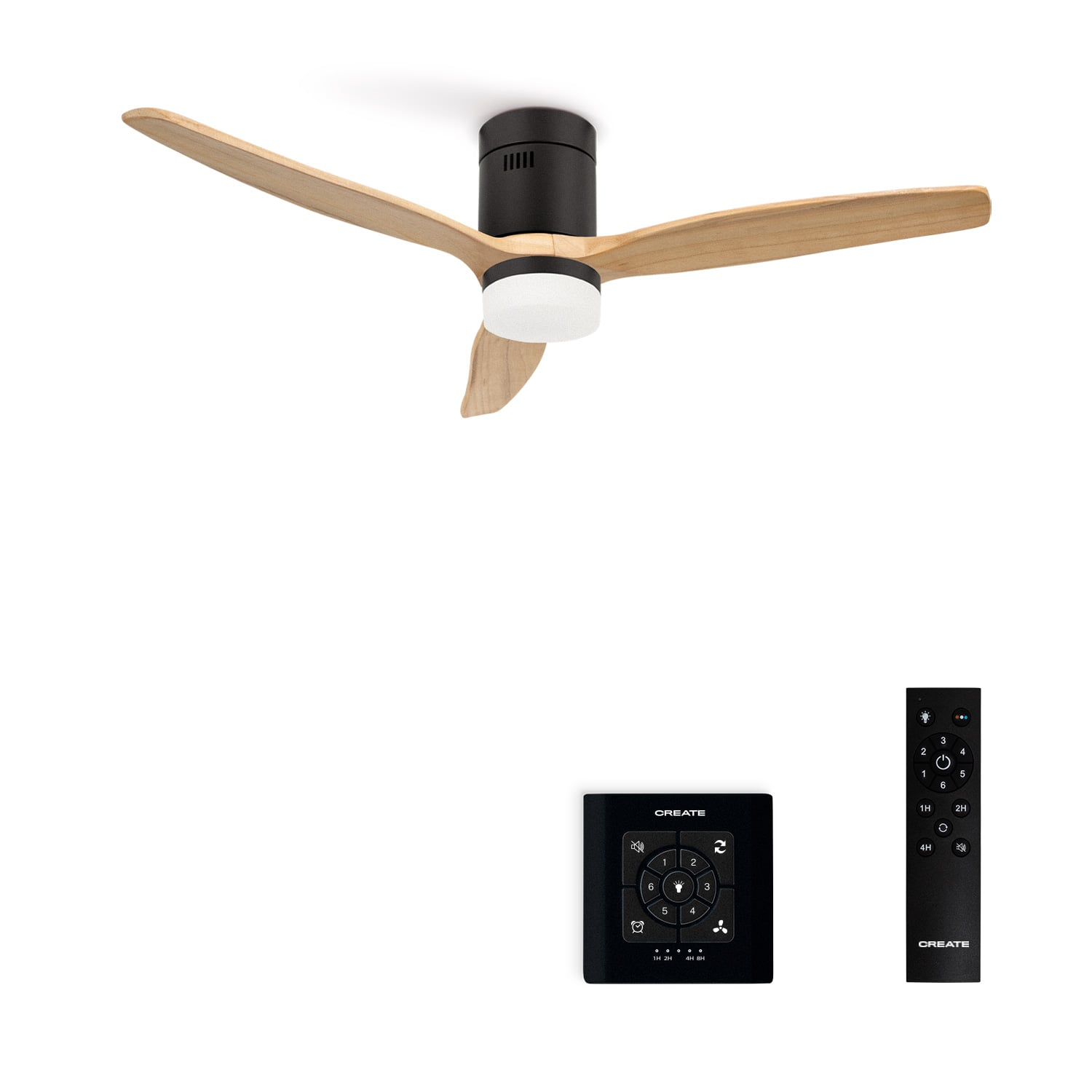 Ventilador de techo con aspas de madera, carcasa negra y mandos a distancia.