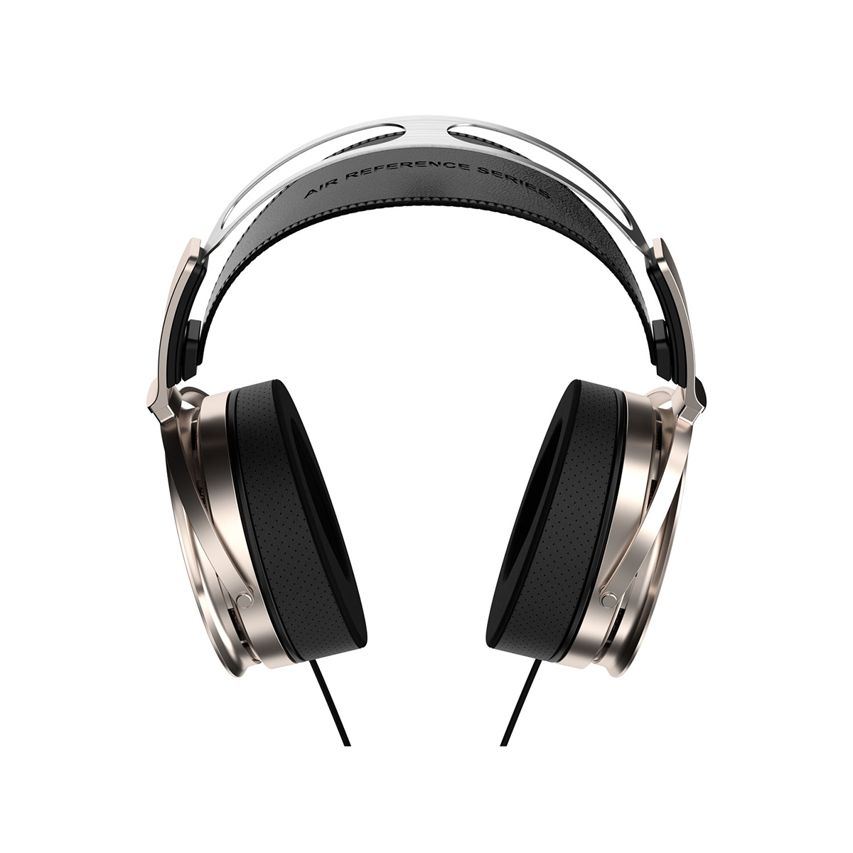 Een zilveren koptelefoon met zwarte oorkappen en een hoofdband met "AIR REFERENCE SERIES".