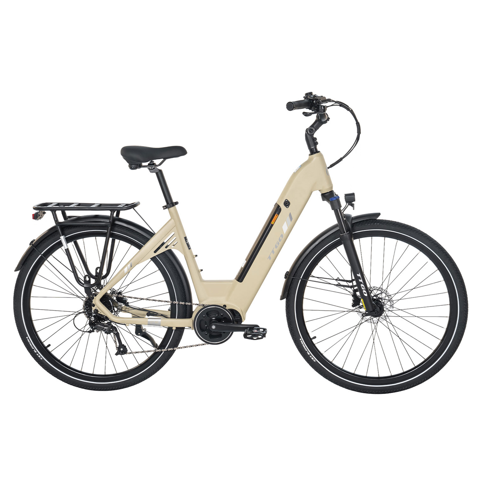 Beżowy rower elektryczny z czarnymi błotnikami, bagażnikiem i hamulcami tarczowymi.