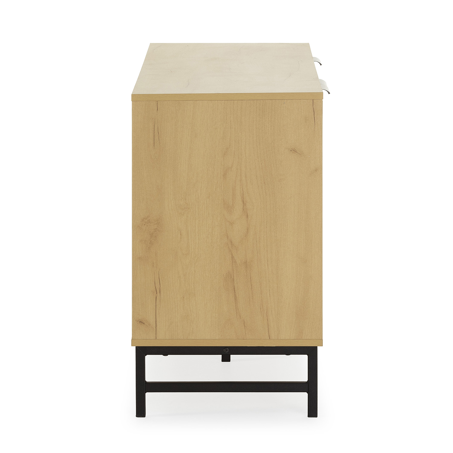 Un armario de madera con base de metal negro, visto de lado.