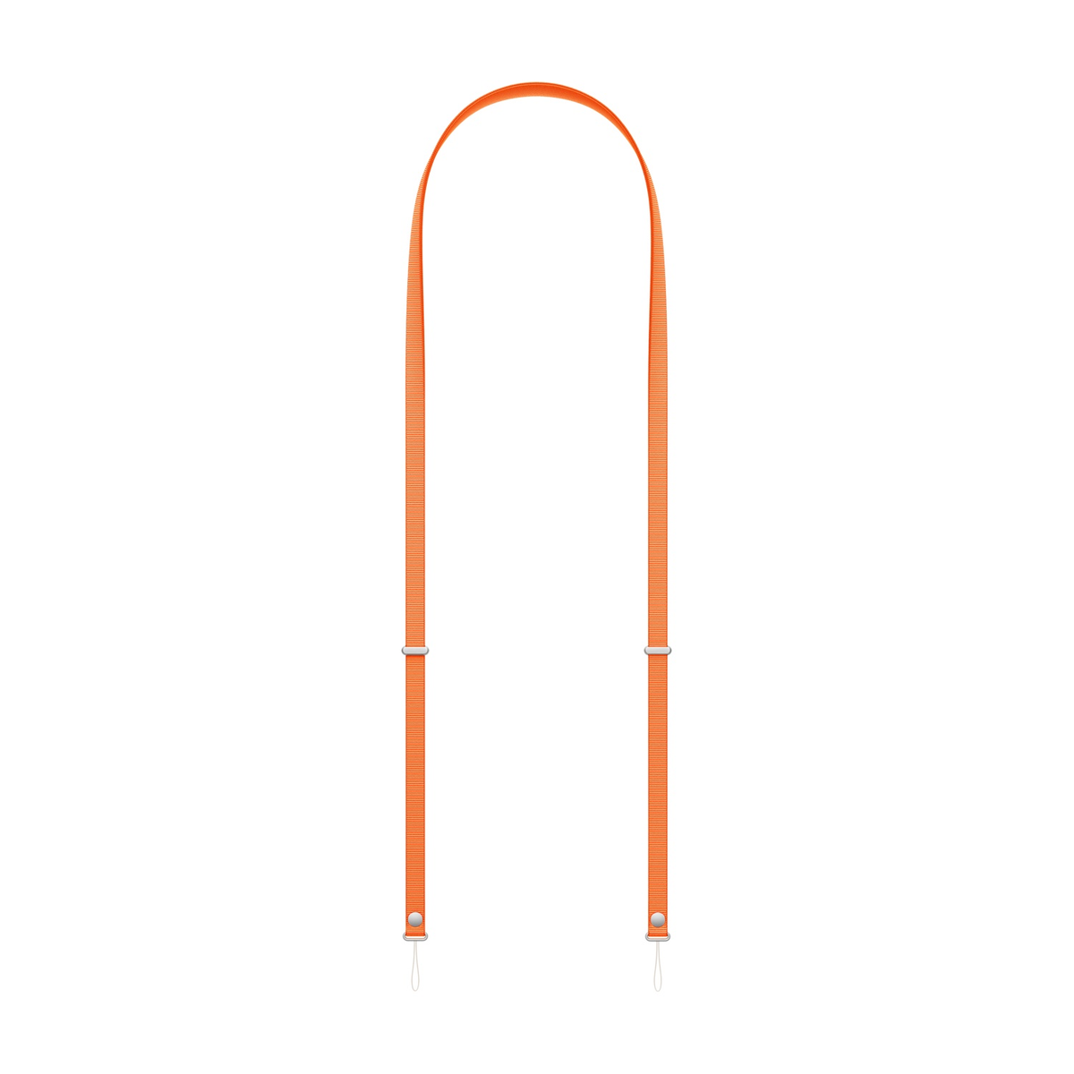 Una correa naranja con hebillas y clips plateados, sobre fondo blanco.