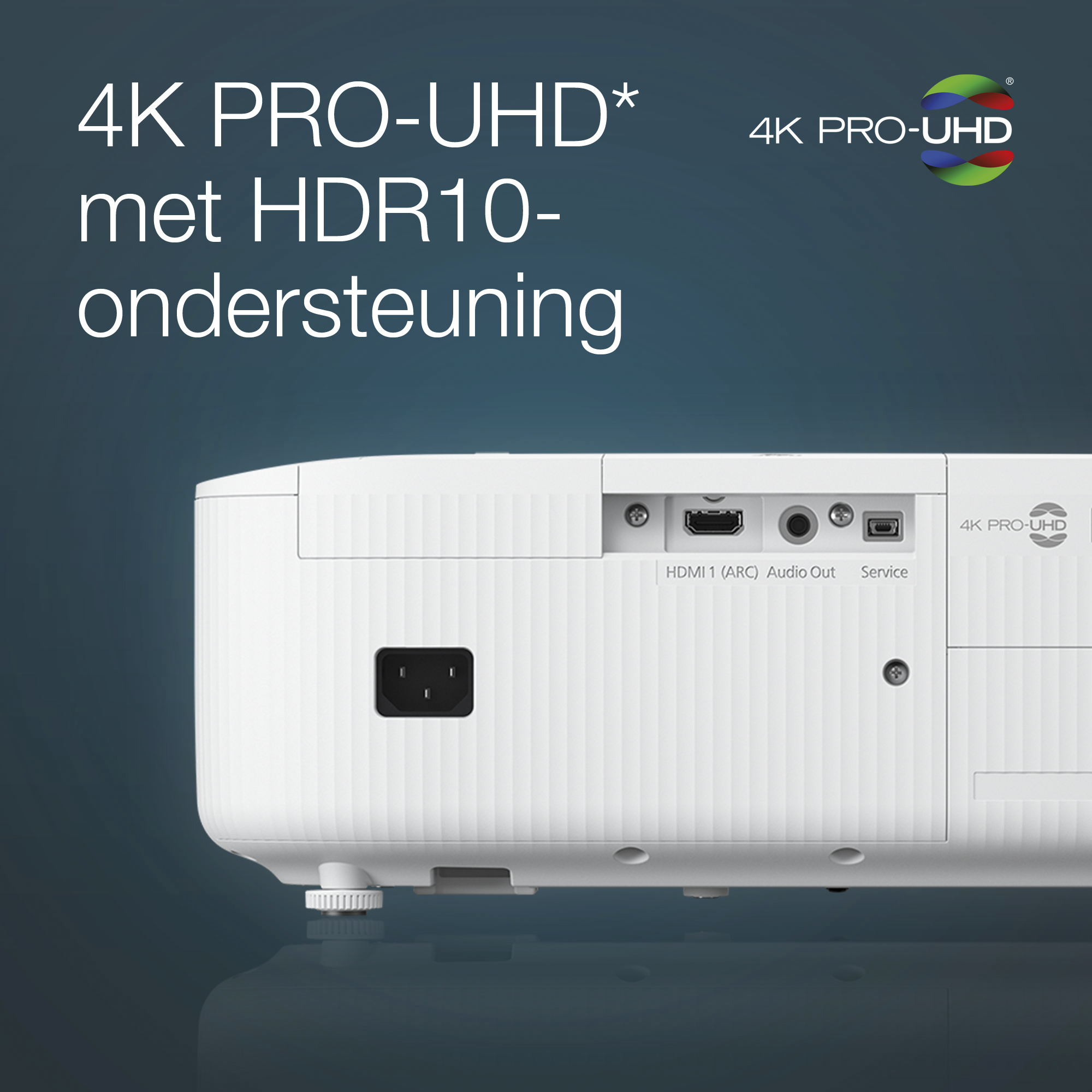 Biały projektor z obsługą 4K PRO-UHD i HDR10. Porty: HDMI, Audio Out, Service.