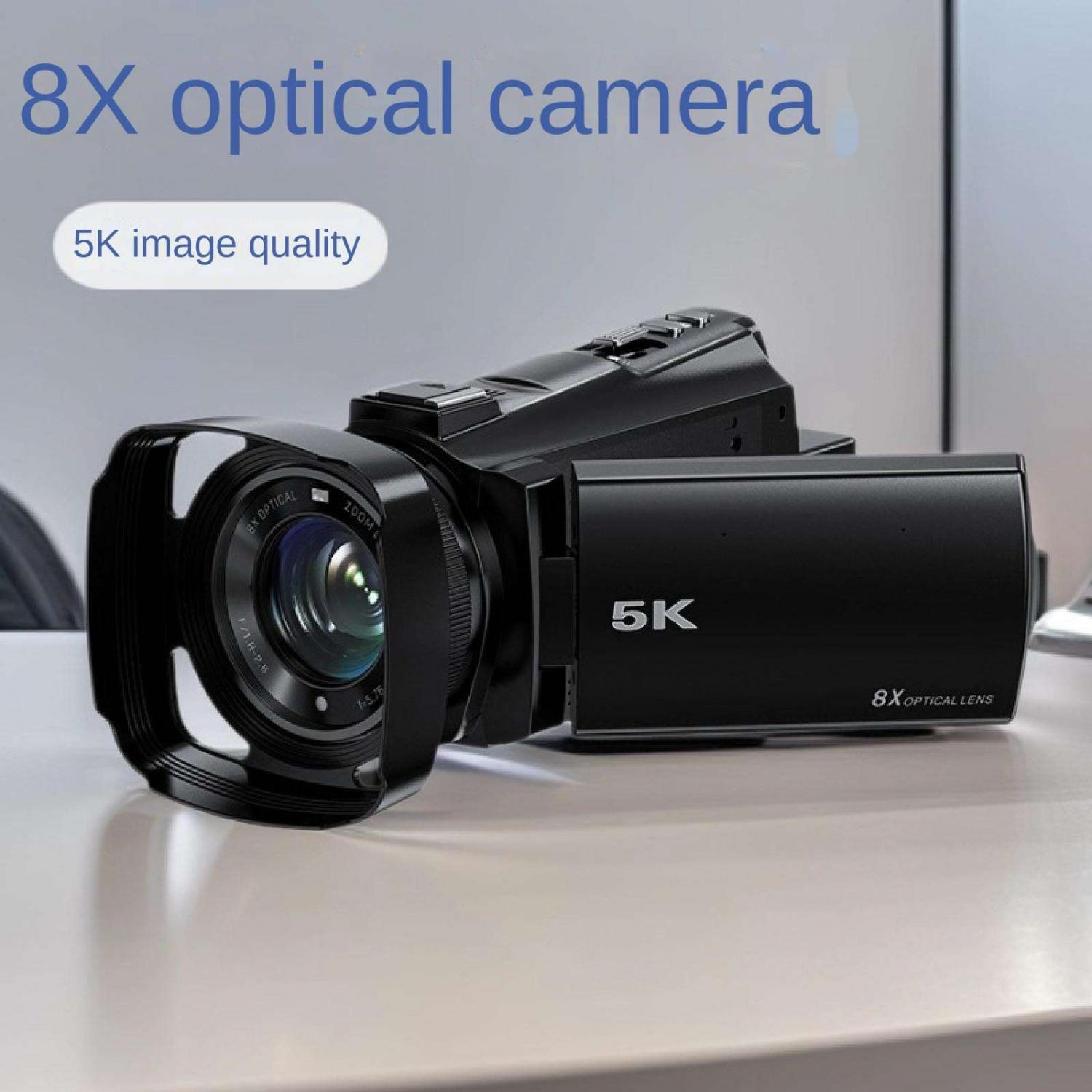 Schwarze 8X-Zoom-Kamera mit 5K-Bildqualität auf einem Tisch.