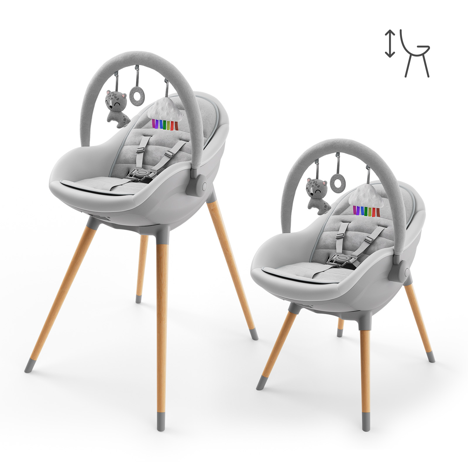 Zwei graue Babystühle mit Holzbeinen, Spielzeug an einem Bügel.