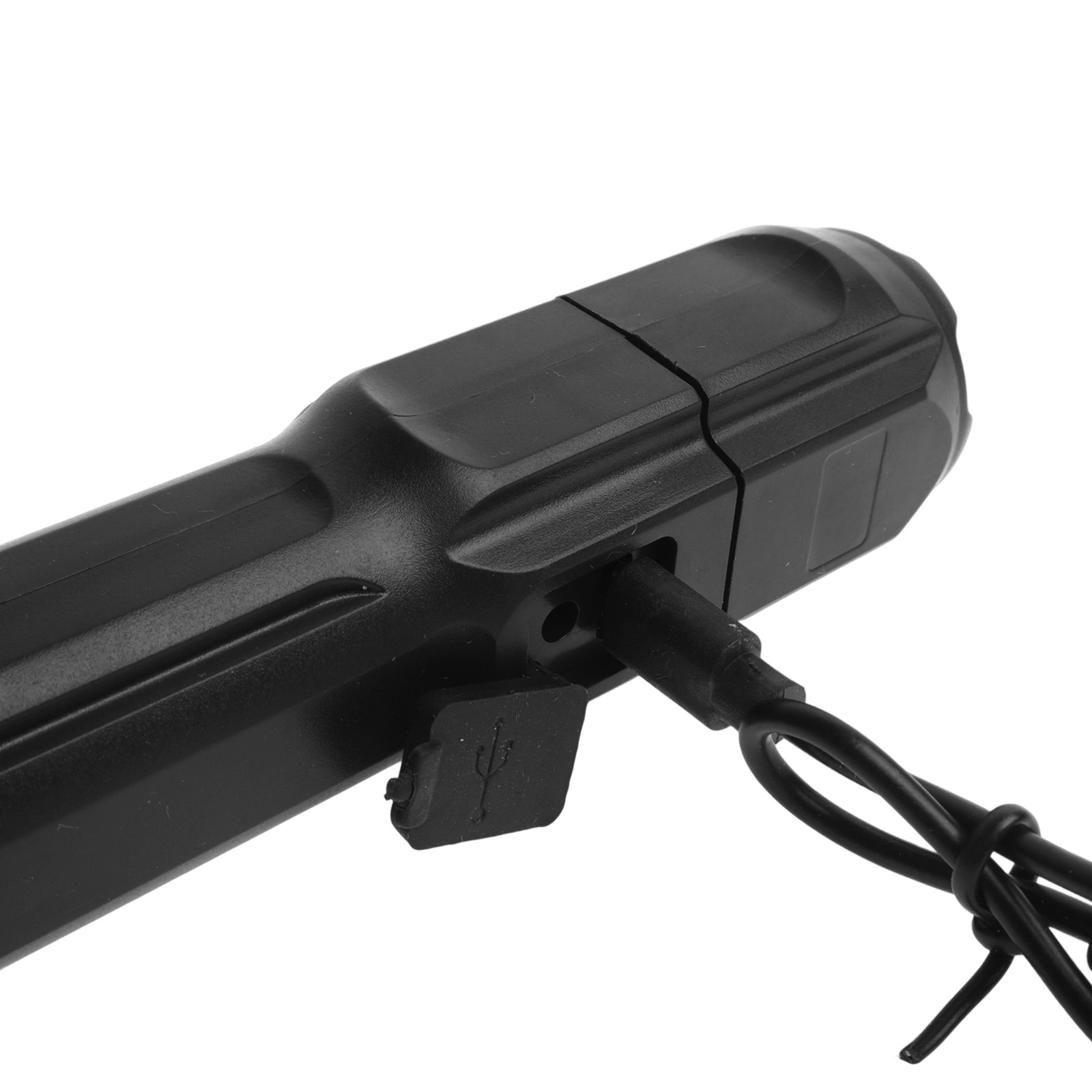 Schwarzer Gegenstand mit USB-Anschluss und Kabel, auf weißem Hintergrund.
