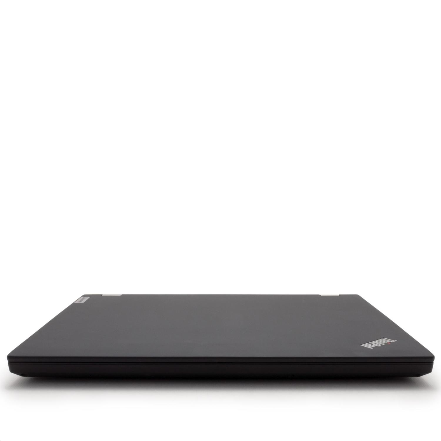Ein geschlossenes schwarzes ThinkPad-Laptop auf weißem Hintergrund, von der Seite gesehen.