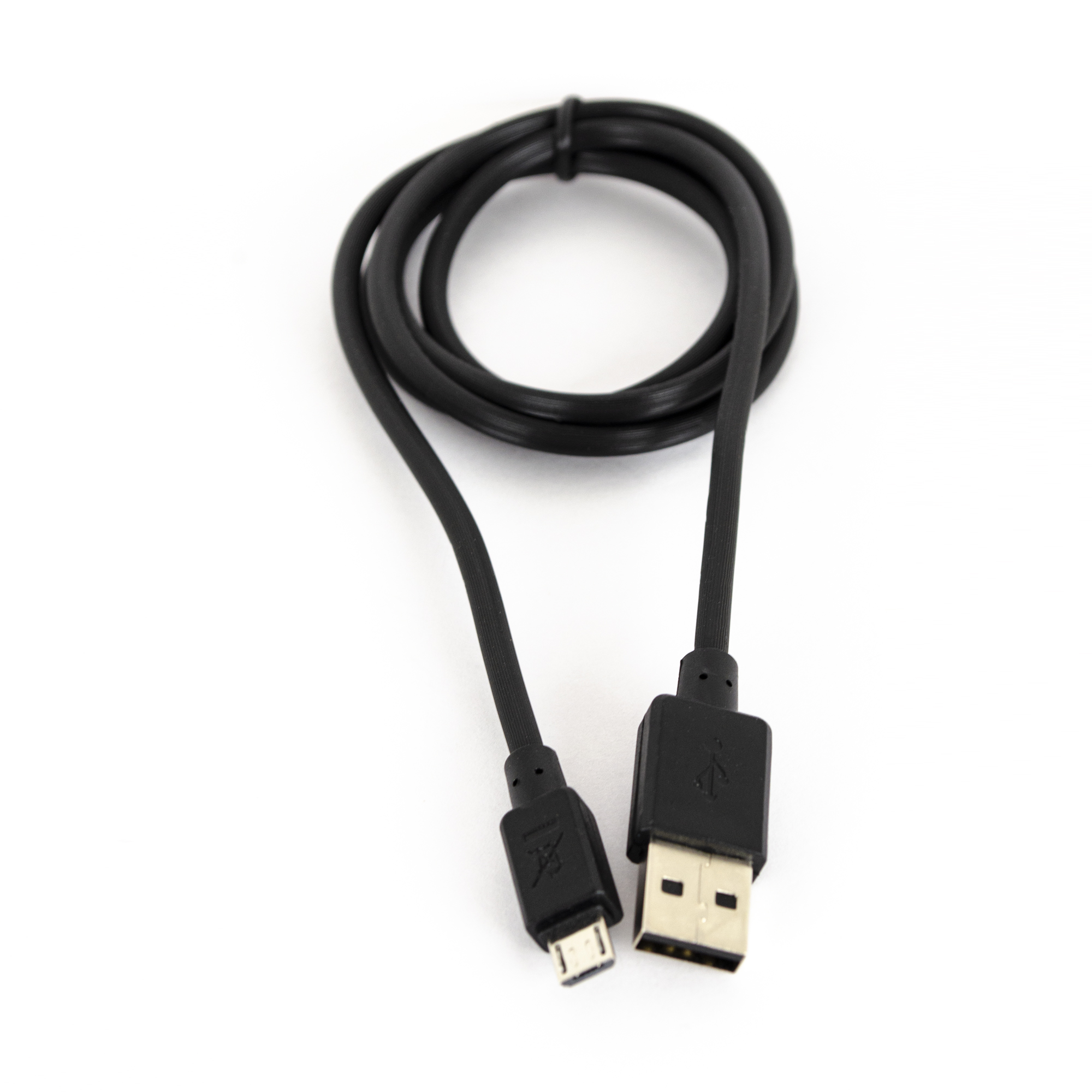 Standart USB-A ve micro USB konektörlü siyah bir USB kablosu.