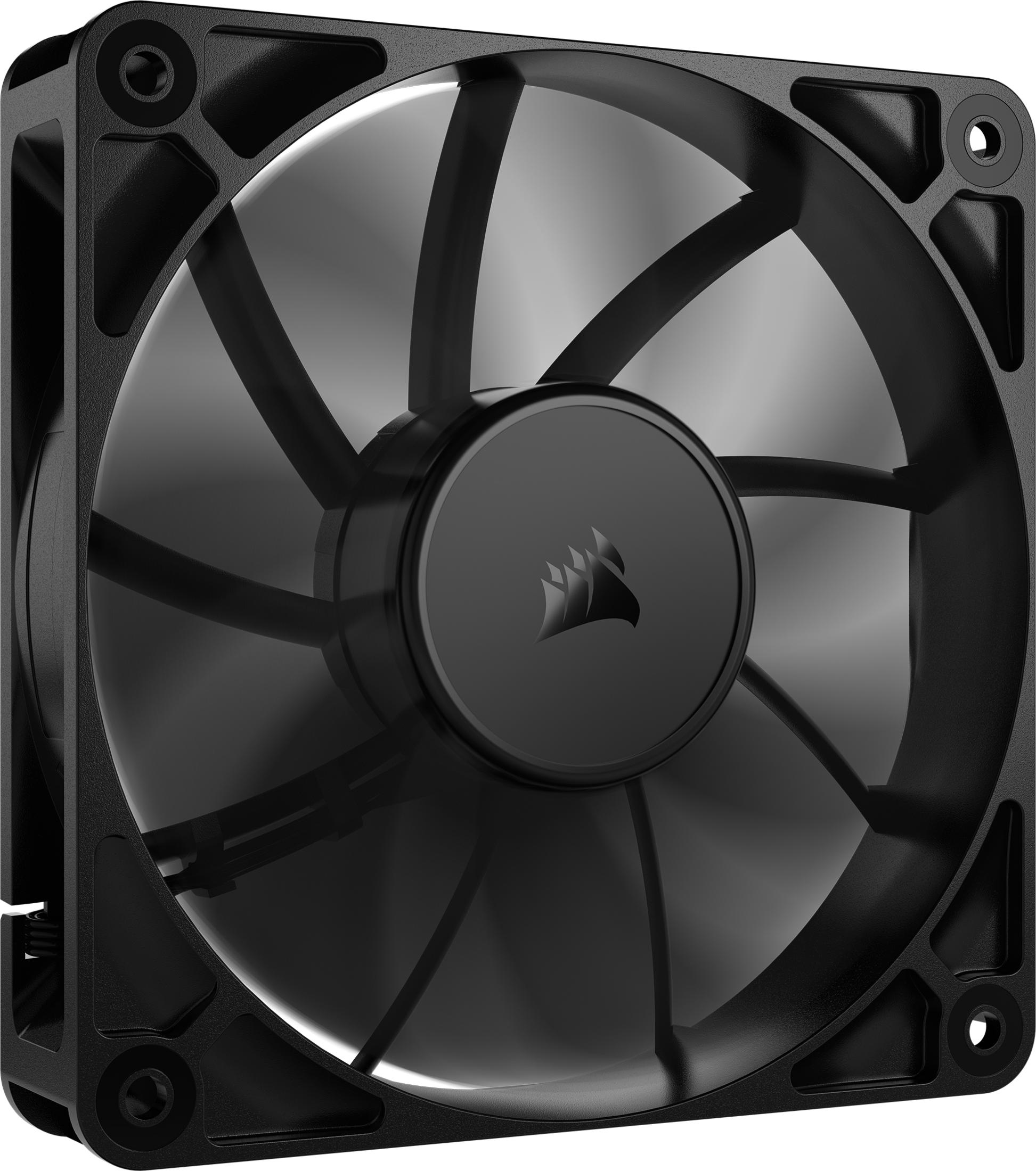Un ventilateur d'ordinateur noir avec des pales translucides et un logo au centre.