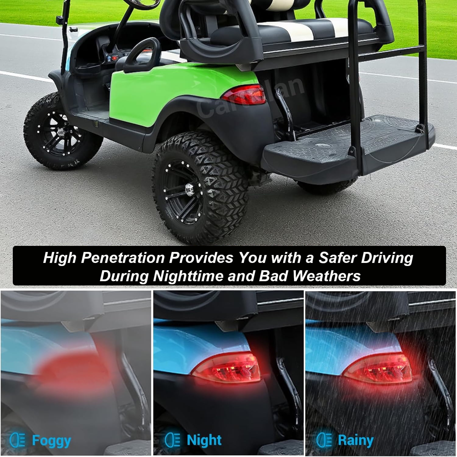Ein grüner Golfwagen mit großen Reifen auf Asphalt. Die Rücklichter werden bei Nebel, Nacht und Regen gezeigt.