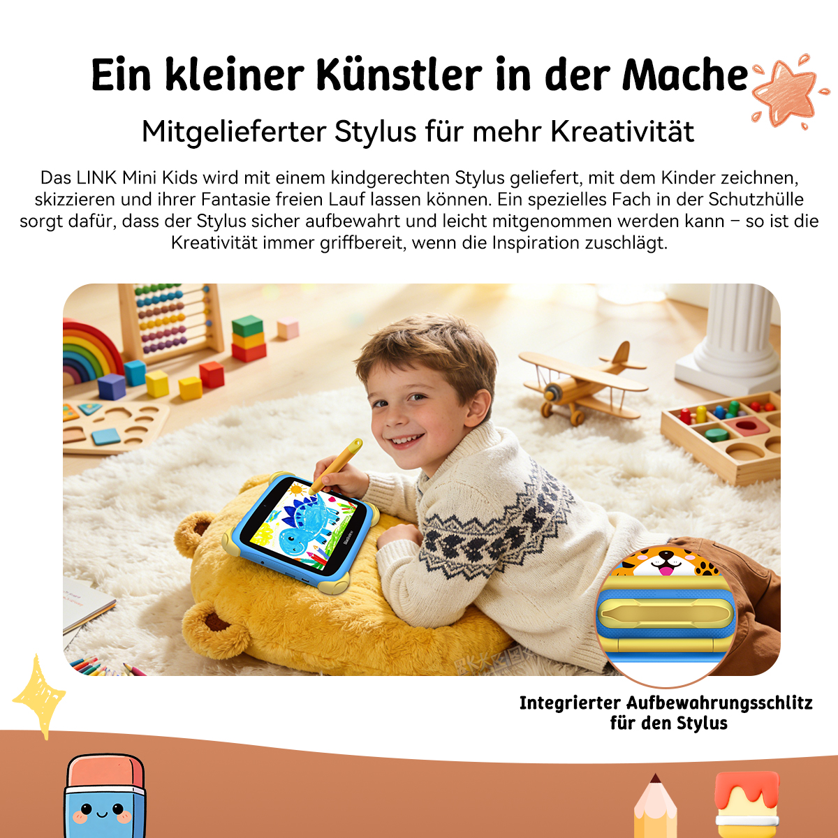 Junge malt mit Stift auf Tablet, liegt auf gelbem Kissen. Spielzeug im Hintergrund.