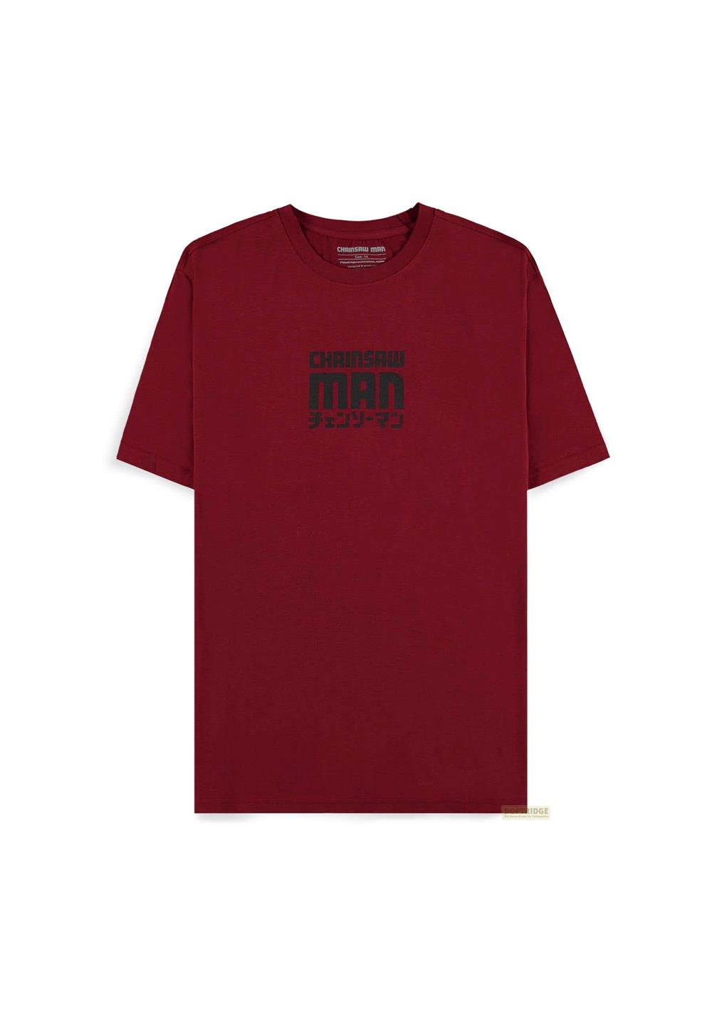 Ein burgunderrotes T-Shirt mit dem Aufdruck "Chainsaw Man" in Schwarz.